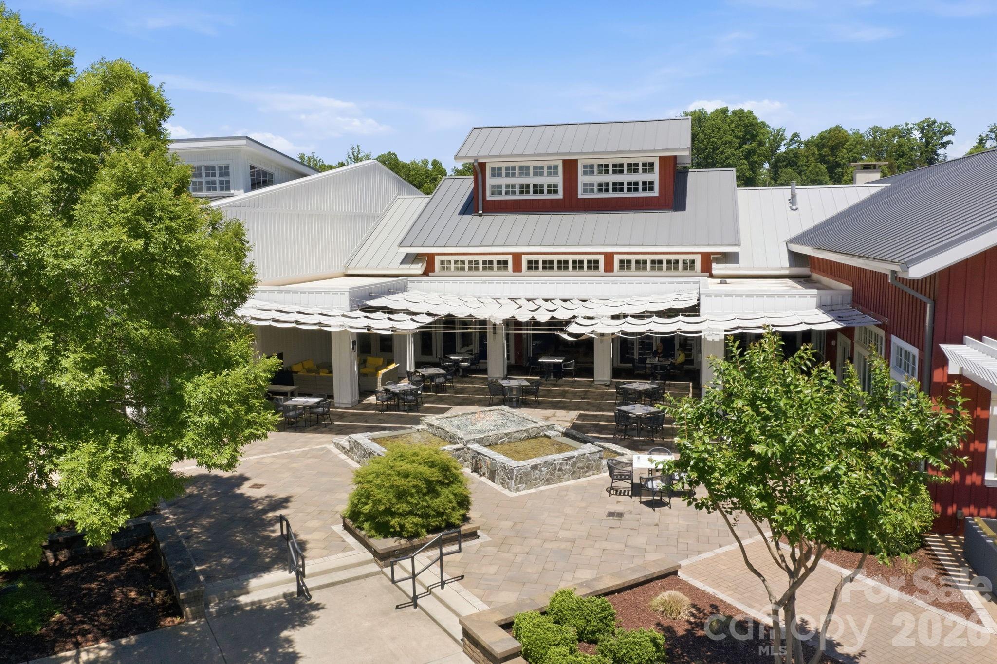 261 Stone Mountain Way — Denver