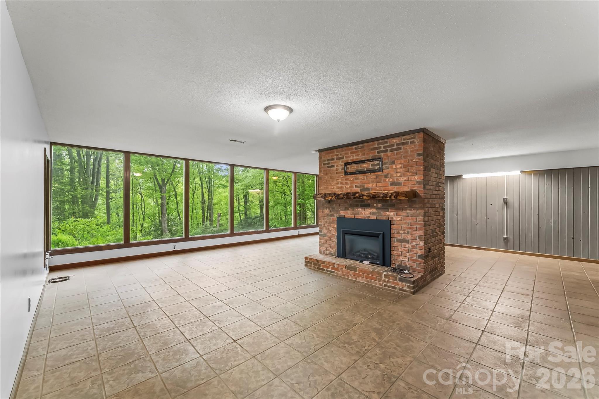 7820 Greenville Highway — Brevard