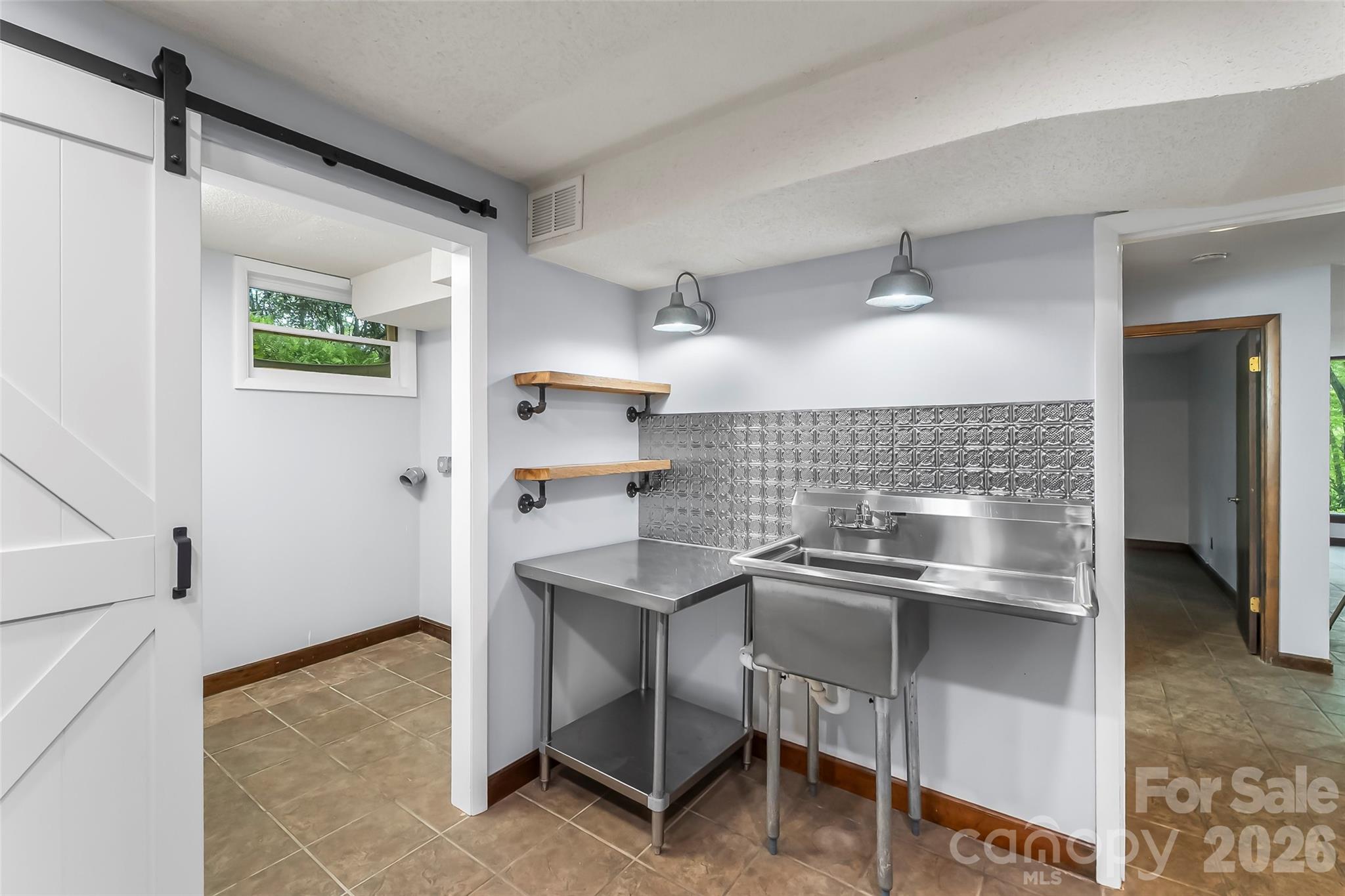 7820 Greenville Highway — Brevard