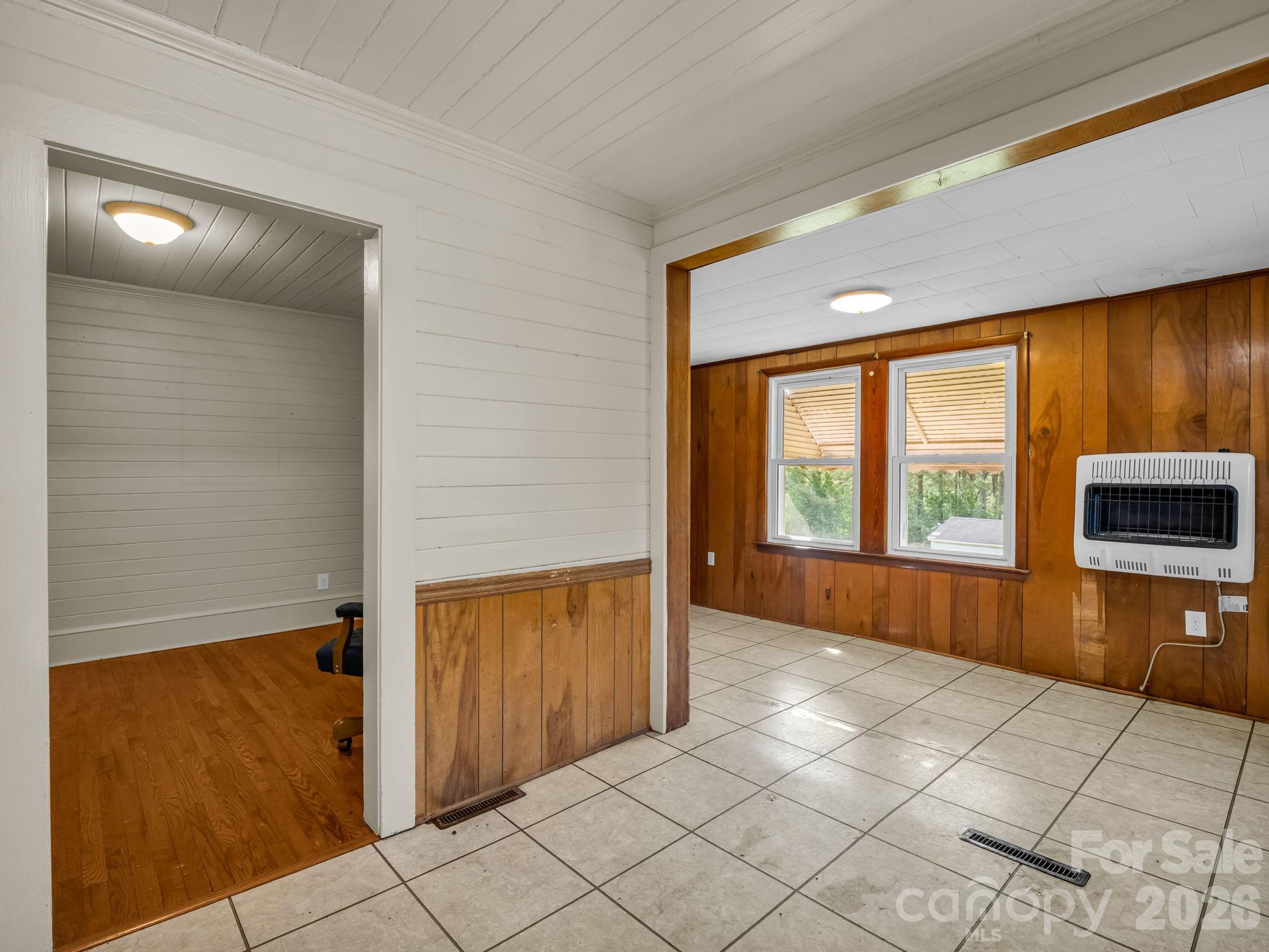 271 Old Ballpark Road — Forest City