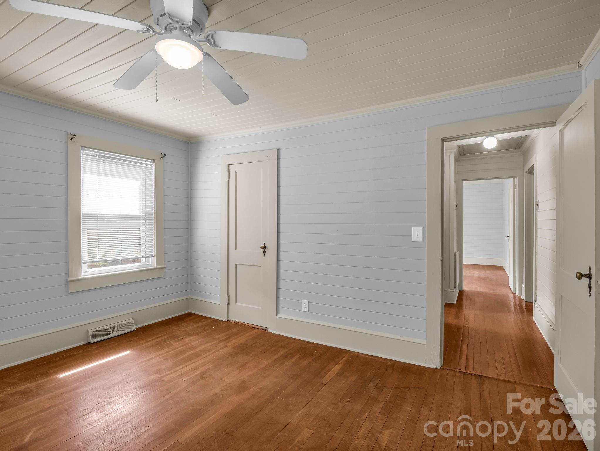 271 Old Ballpark Road — Forest City