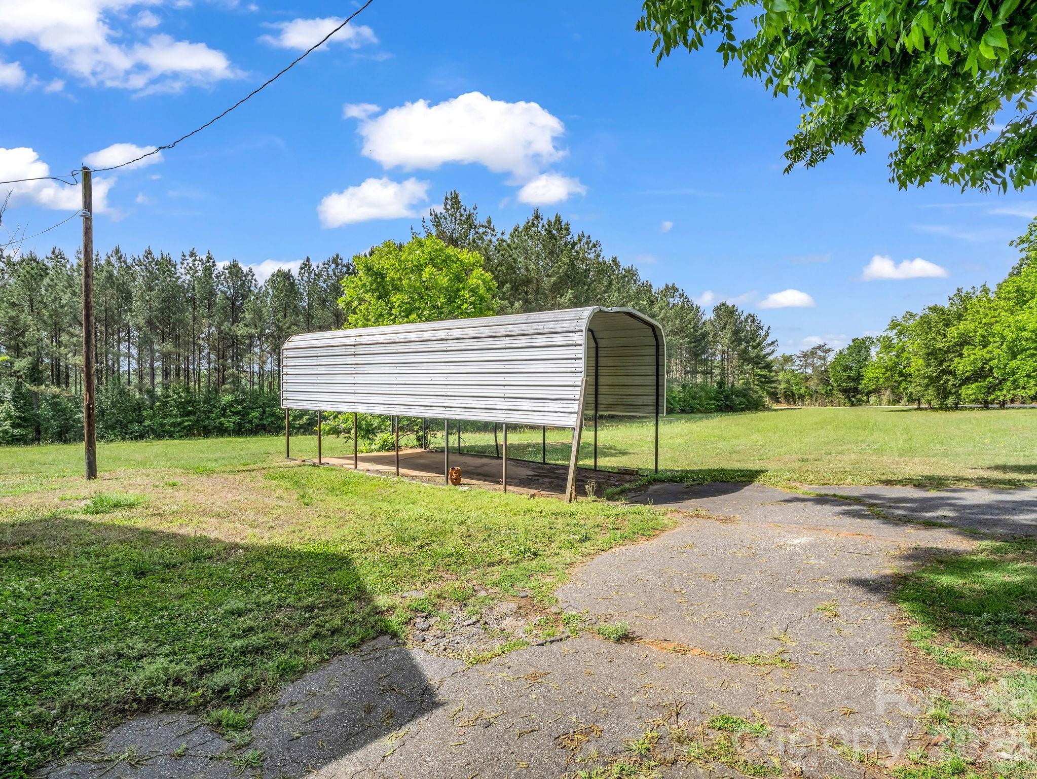 271 Old Ballpark Road — Forest City