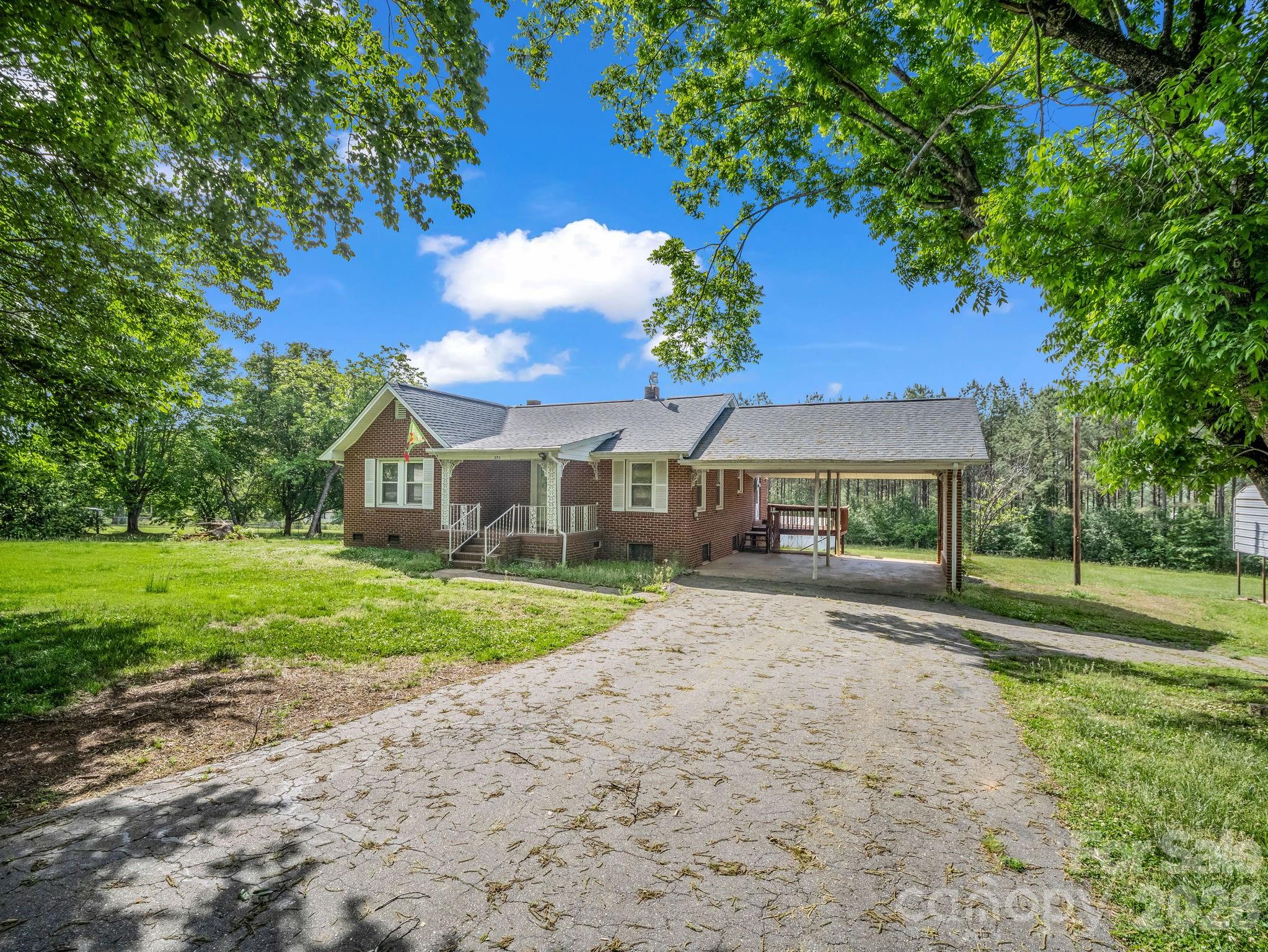 271 Old Ballpark Road — Forest City
