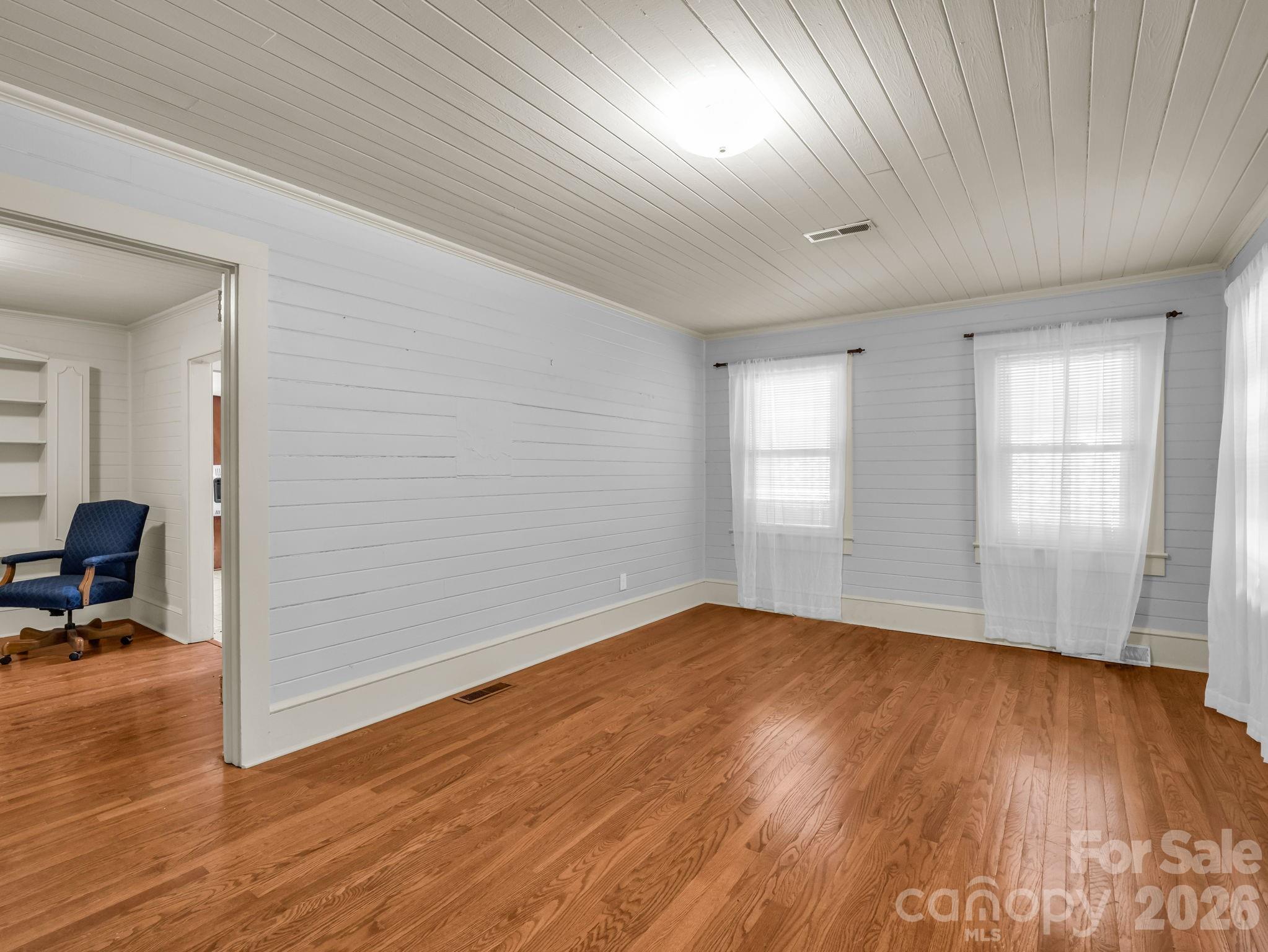 271 Old Ballpark Road — Forest City