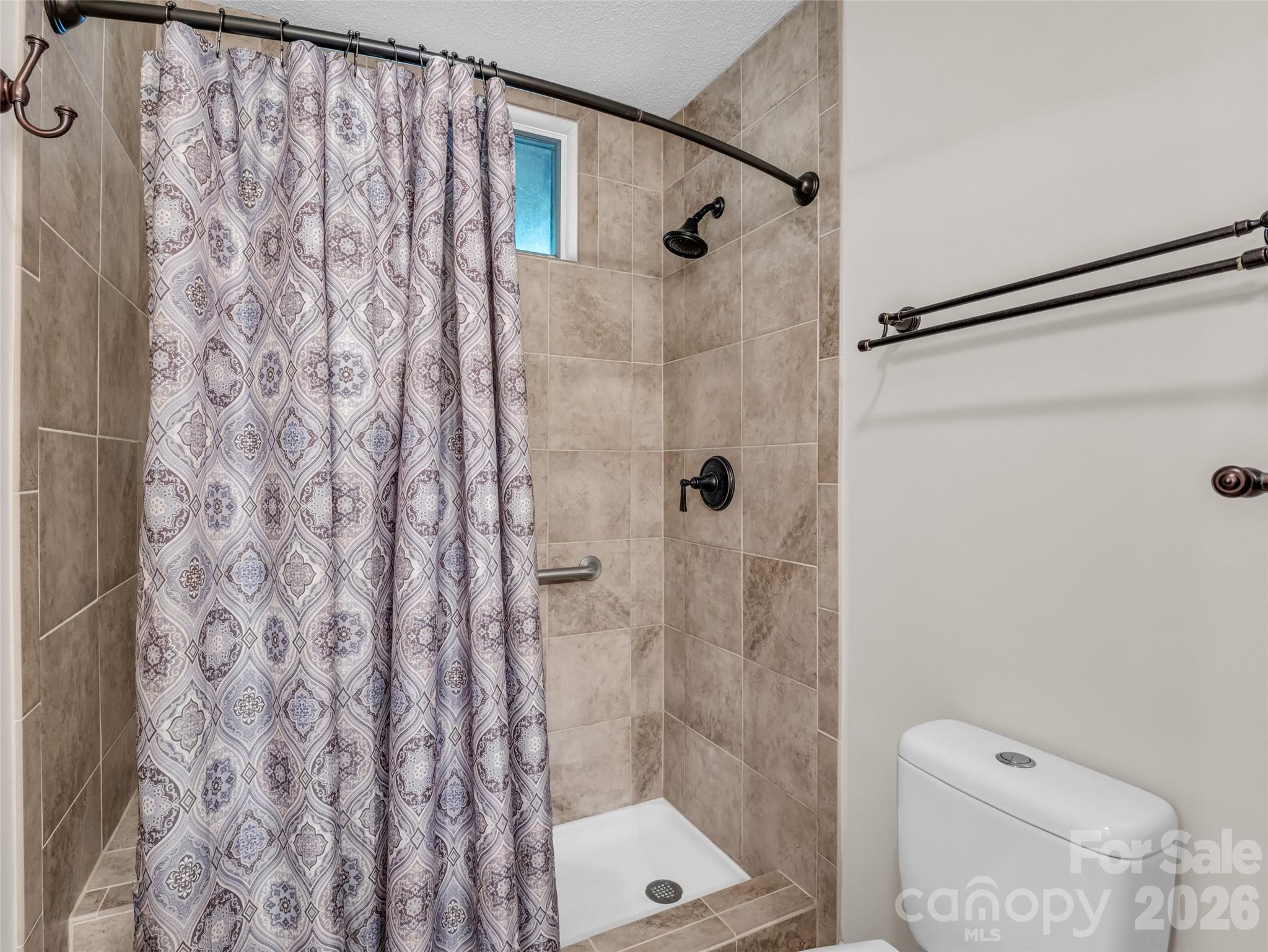 156 Deer Run — Hendersonville