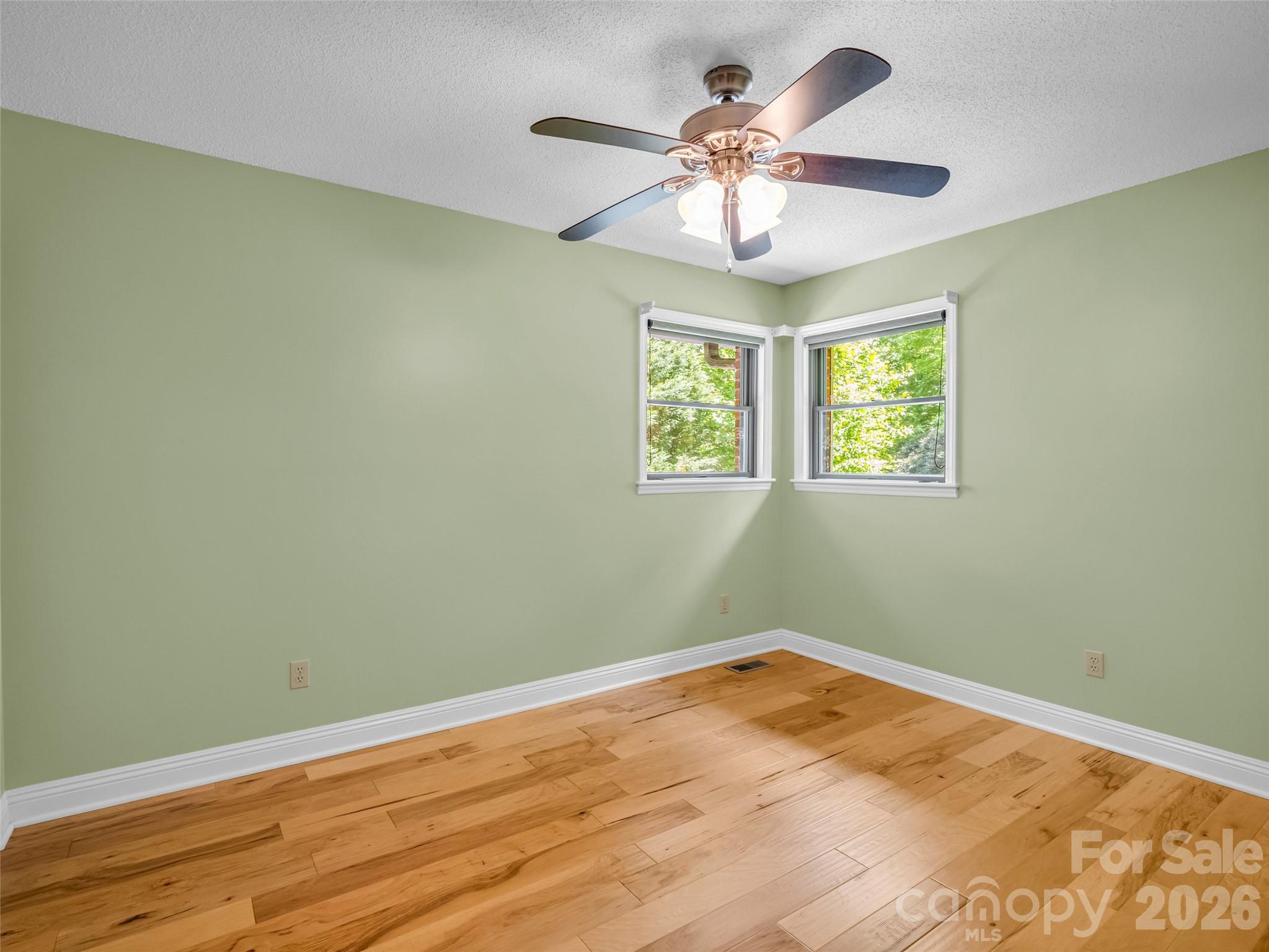 156 Deer Run — Hendersonville