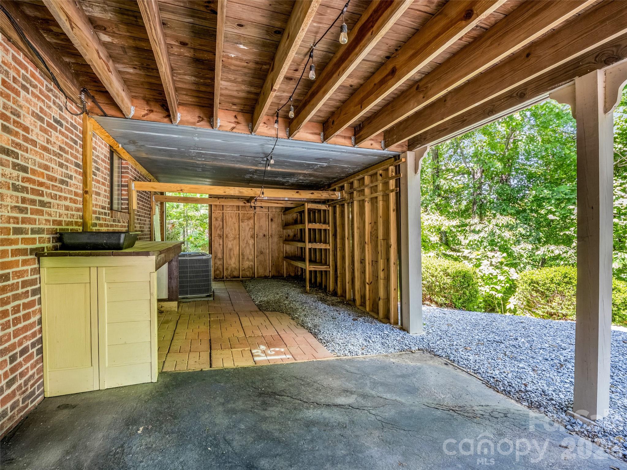 156 Deer Run — Hendersonville