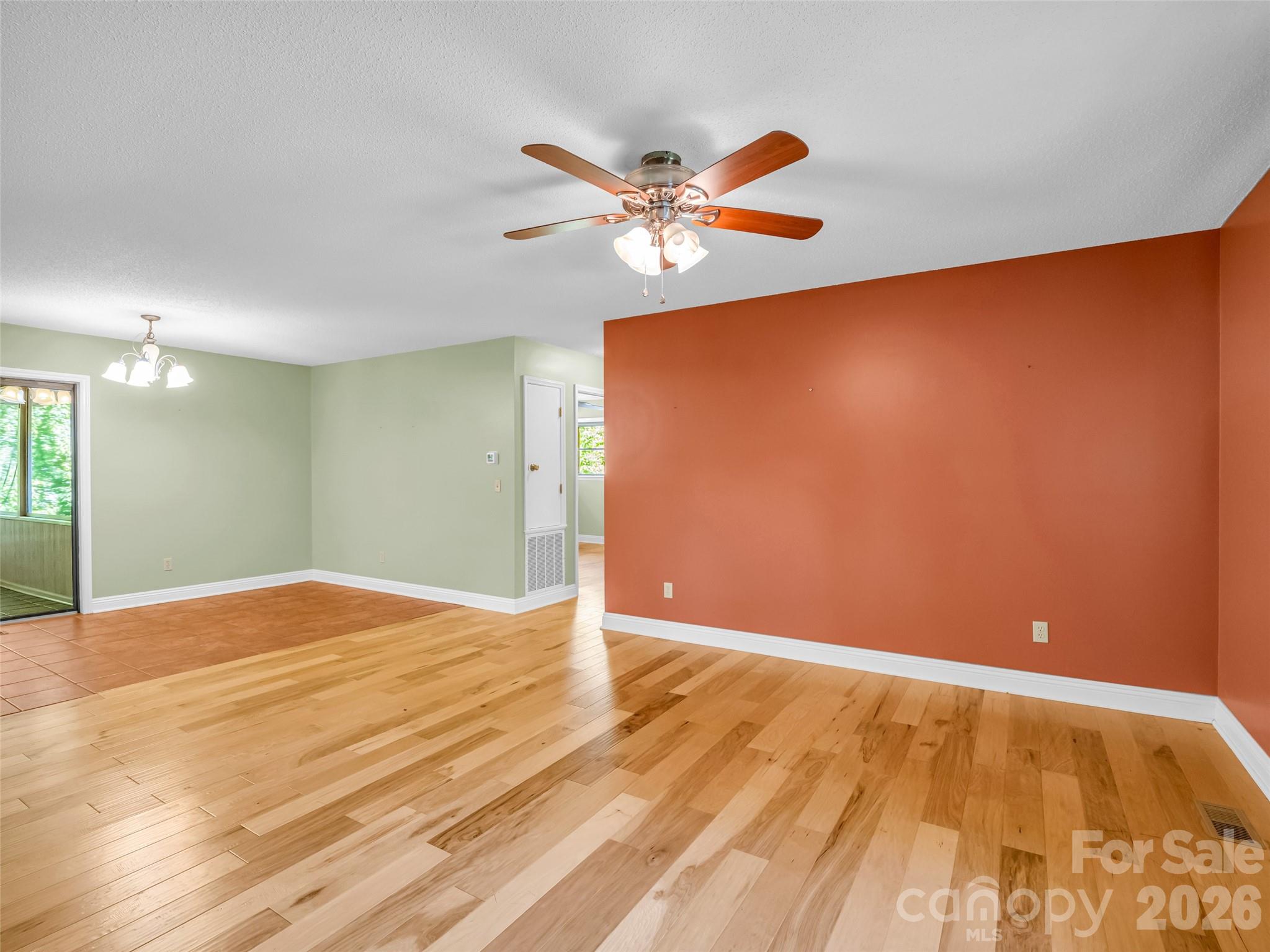 156 Deer Run — Hendersonville