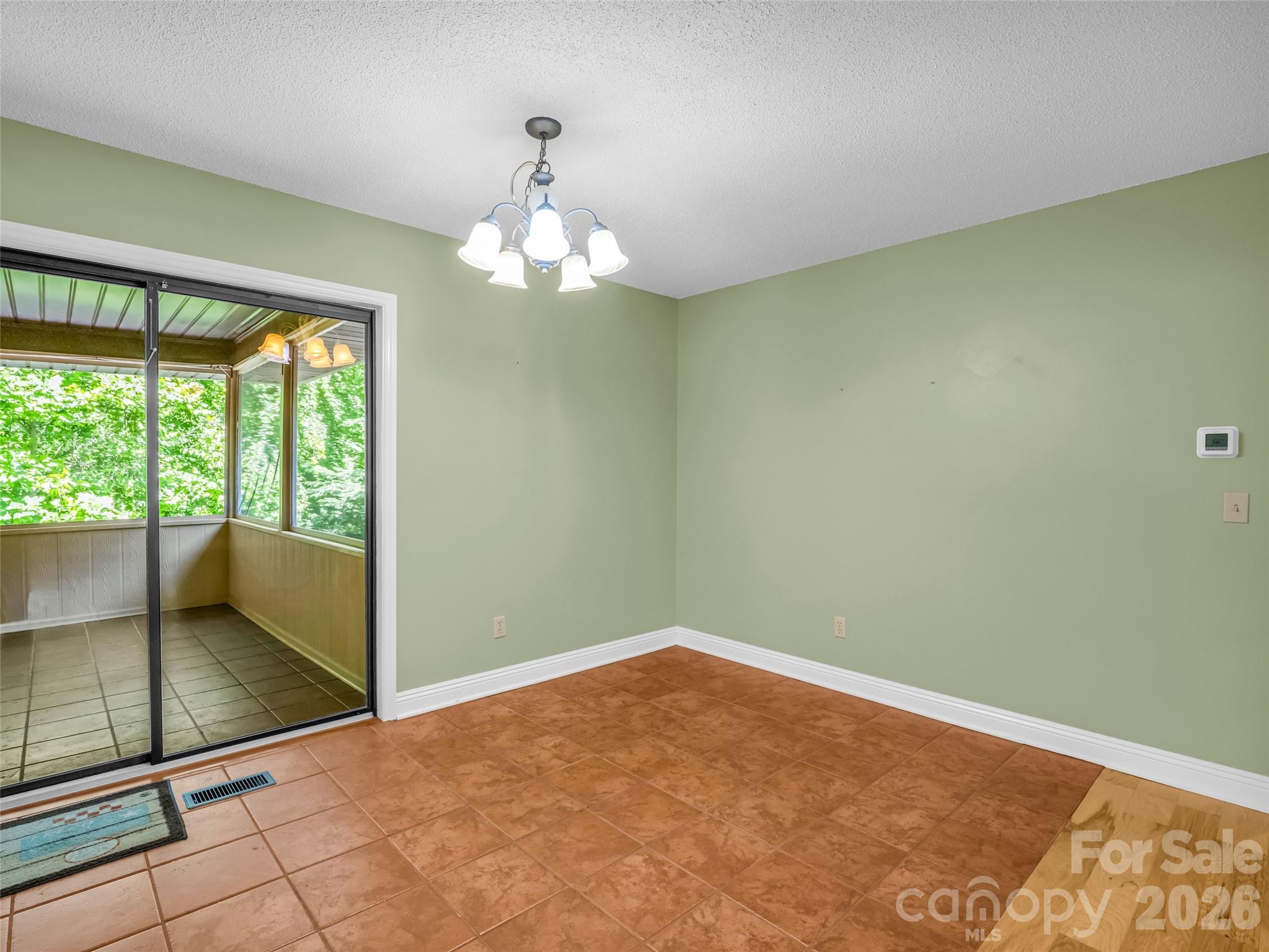 156 Deer Run — Hendersonville