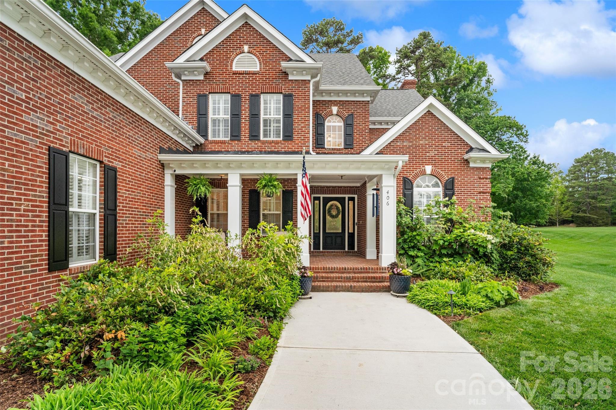 406 Castlestone Lane — Matthews