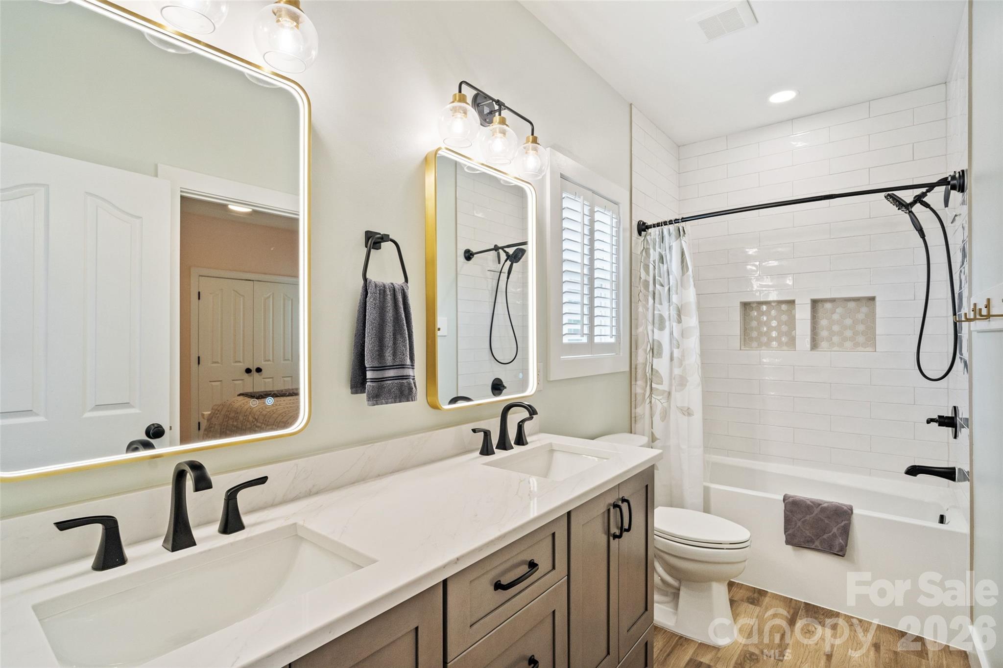 406 Castlestone Lane — Matthews