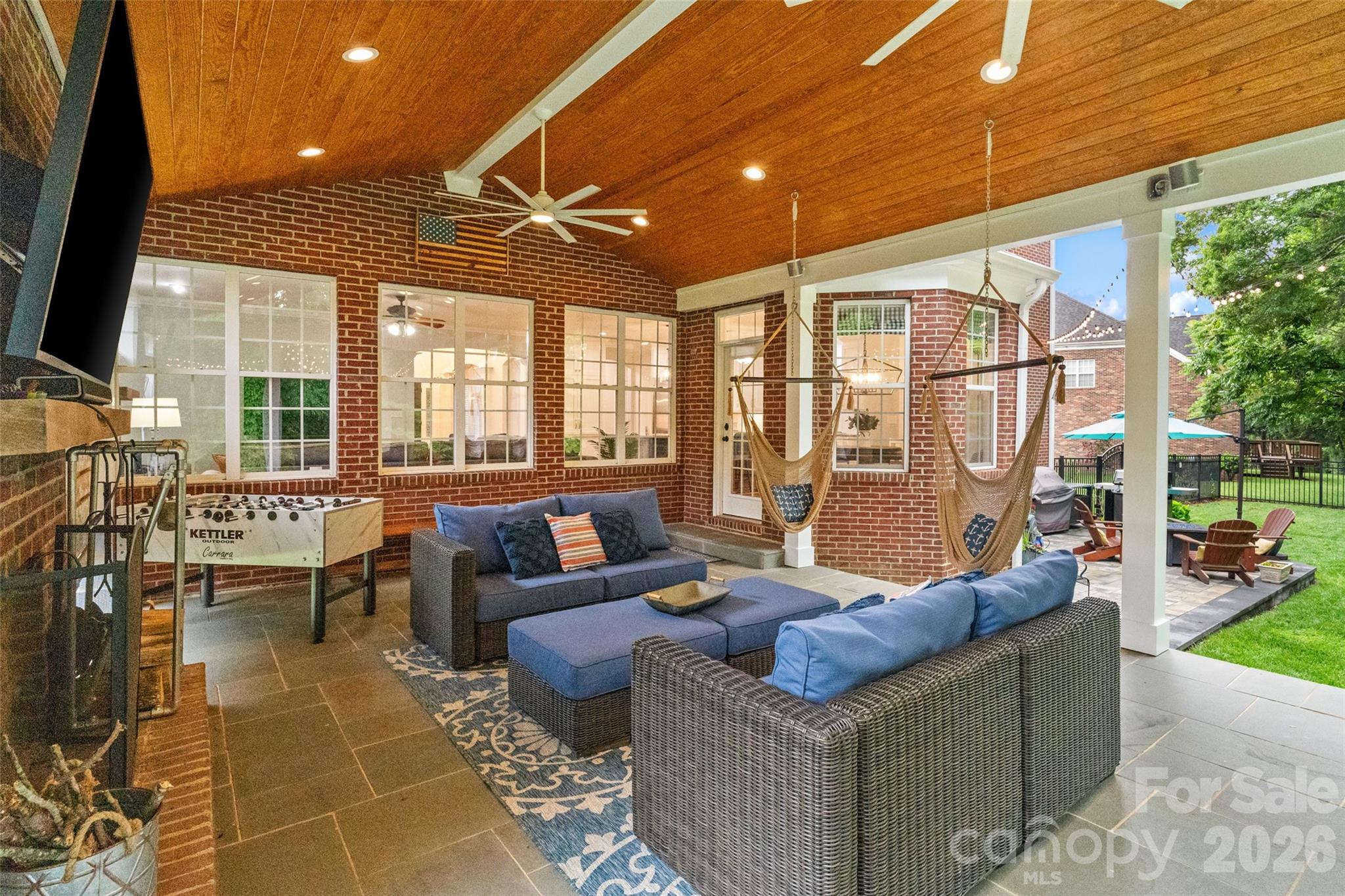406 Castlestone Lane — Matthews
