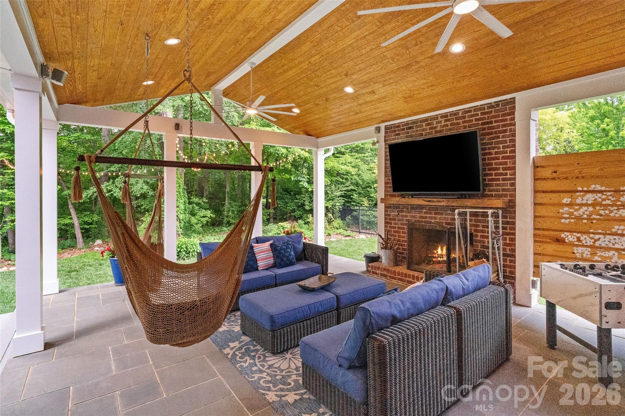 406 Castlestone Lane — Matthews