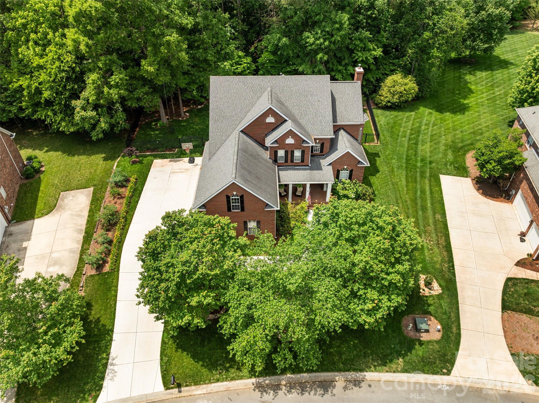 406 Castlestone Lane — Matthews