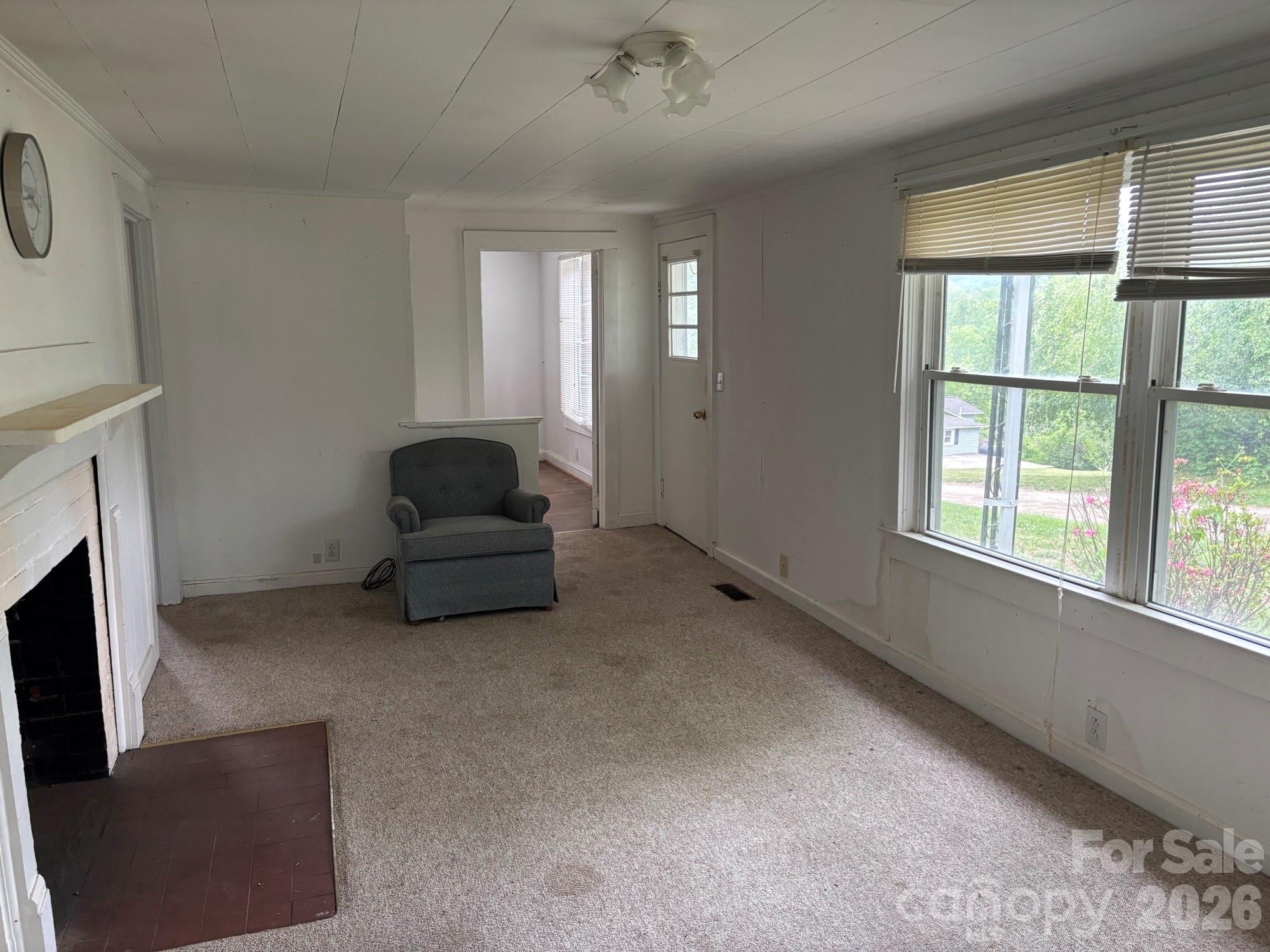 162 Phillips Lane — Spruce Pine