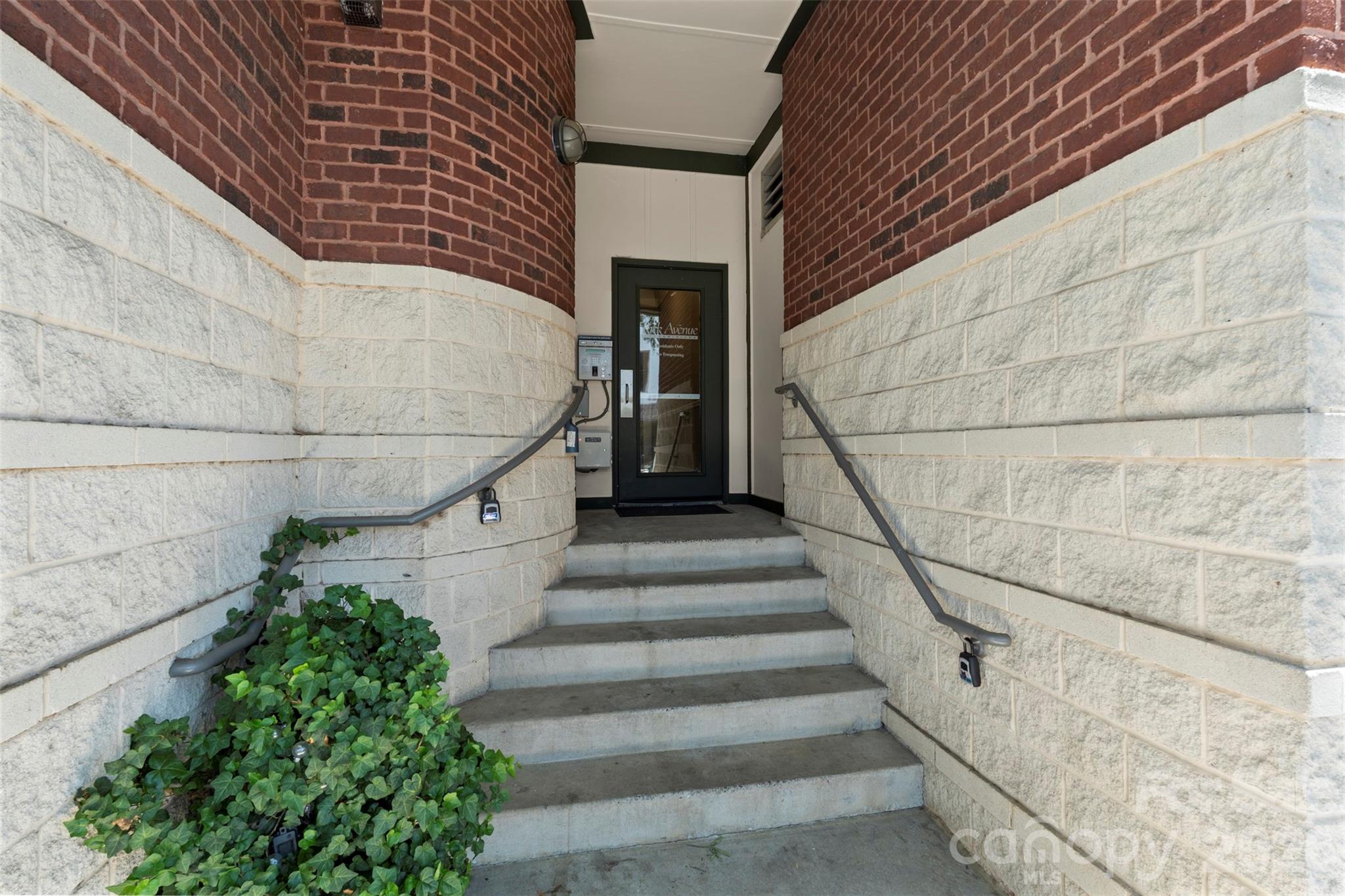 115 E Park Avenue #401 — Charlotte