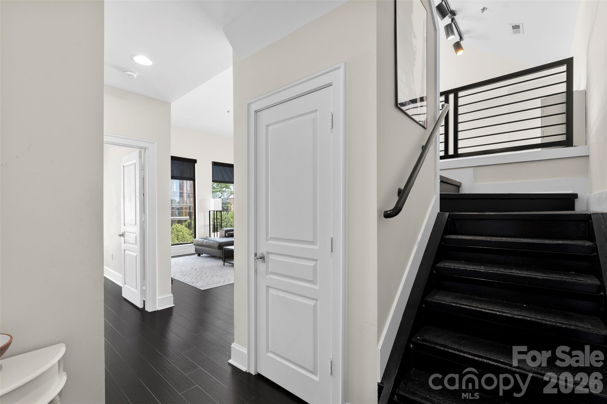 115 E Park Avenue #401 — Charlotte