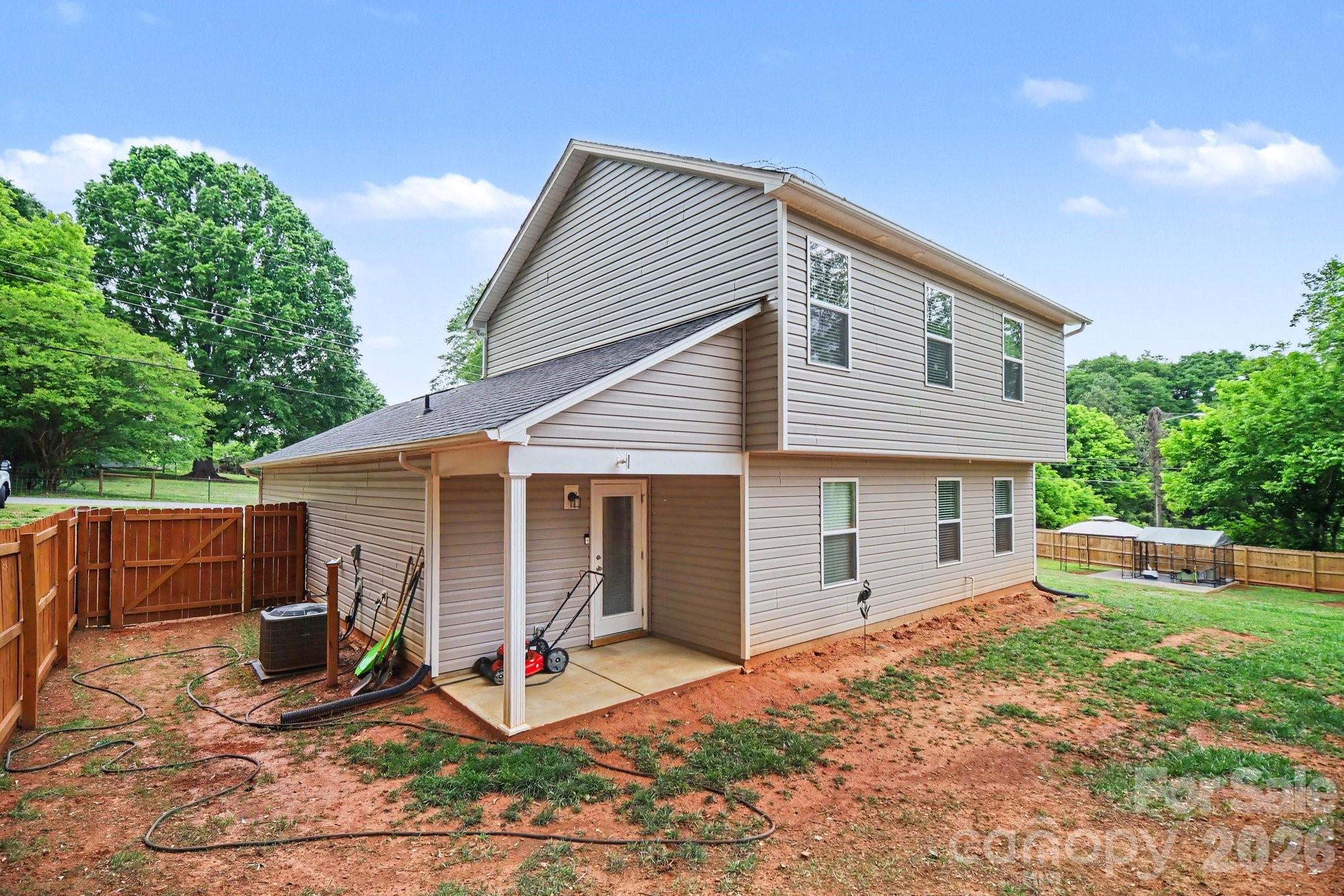 840 Carver Street — Shelby