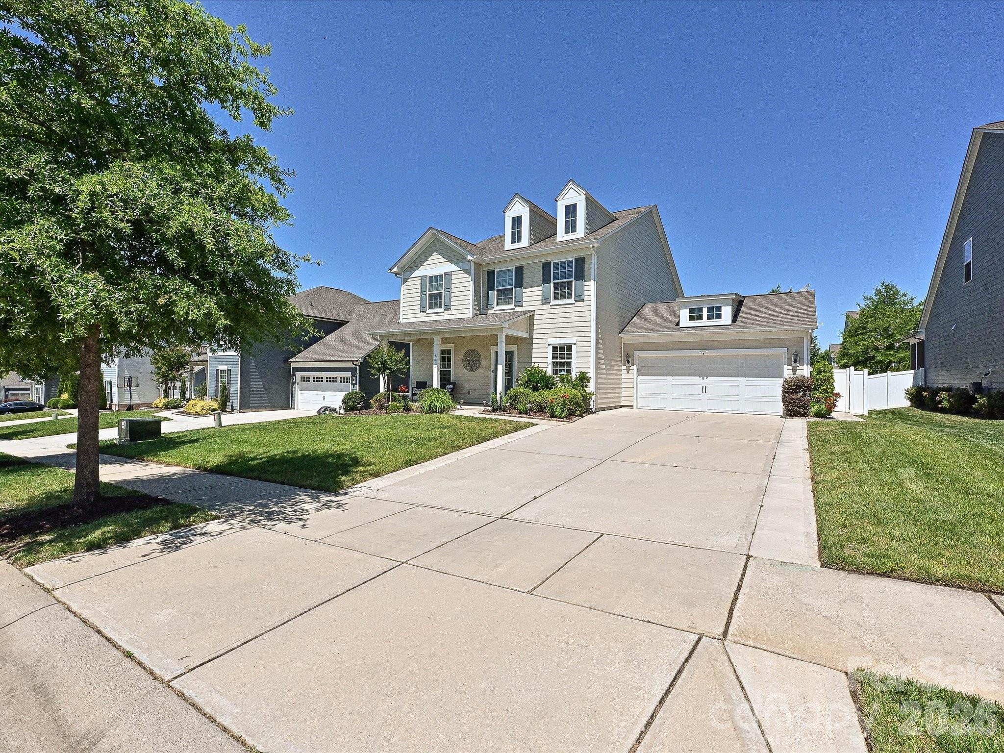 2614 Lochview Street — Fort Mill