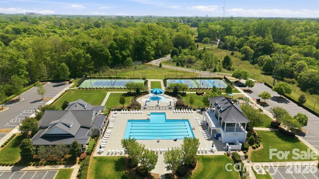 2614 Lochview Street — Fort Mill