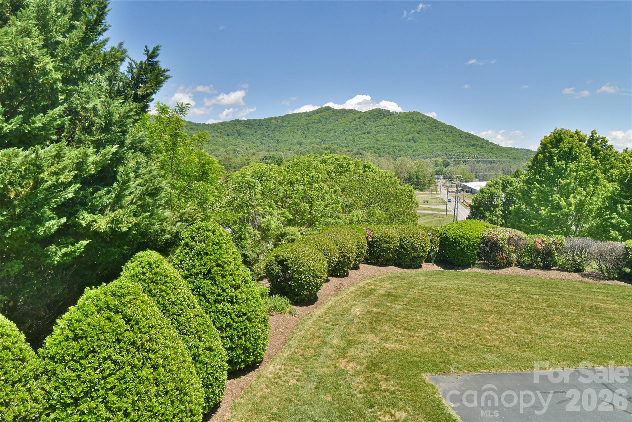 11 Outlook Circle — Swannanoa