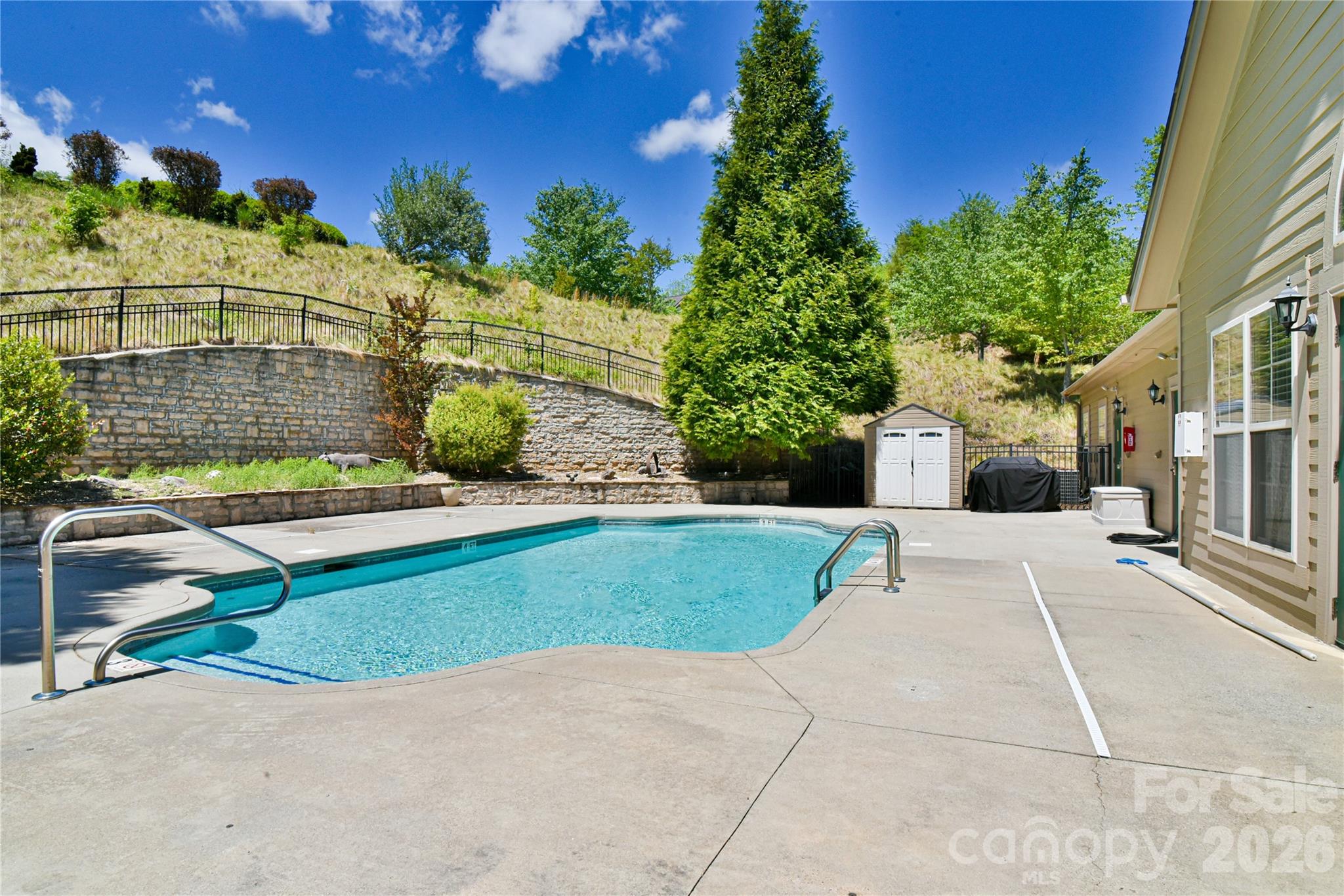 11 Outlook Circle — Swannanoa