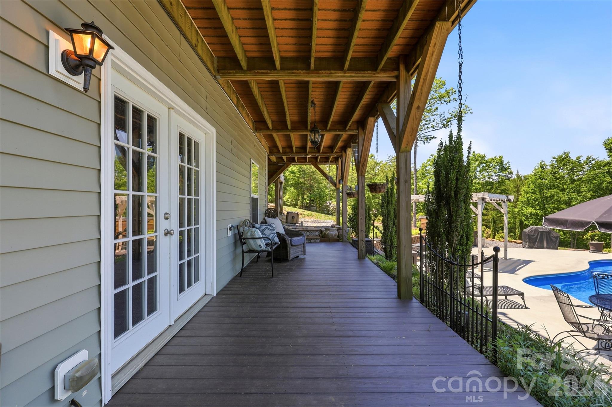 631 Sedona Drive — Nebo
