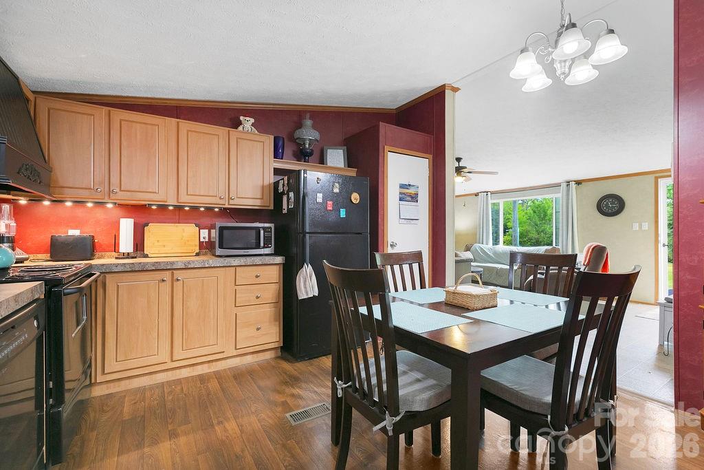 111 Wild Hog Creek Road — Rosman