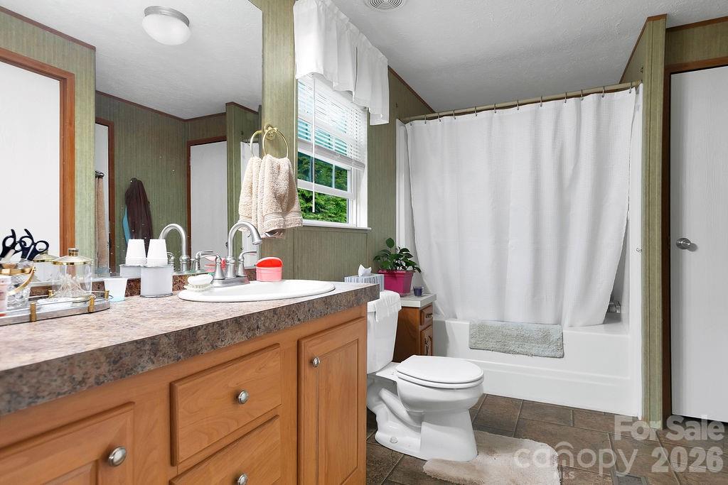 111 Wild Hog Creek Road — Rosman