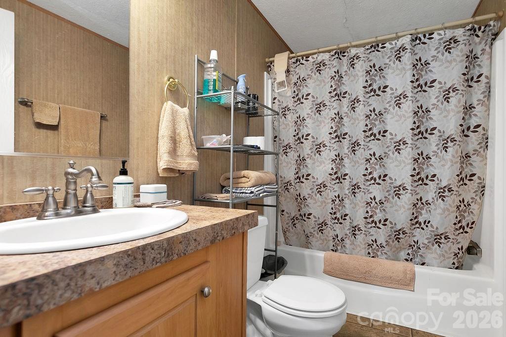 111 Wild Hog Creek Road — Rosman