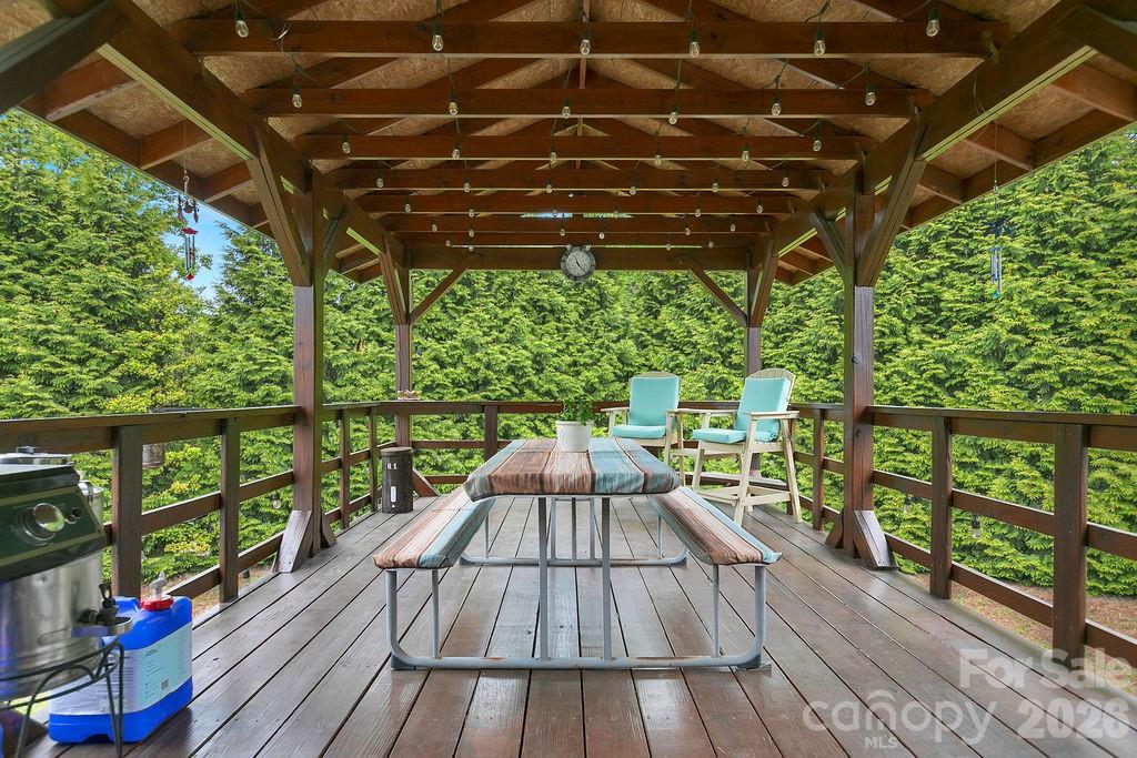 111 Wild Hog Creek Road — Rosman