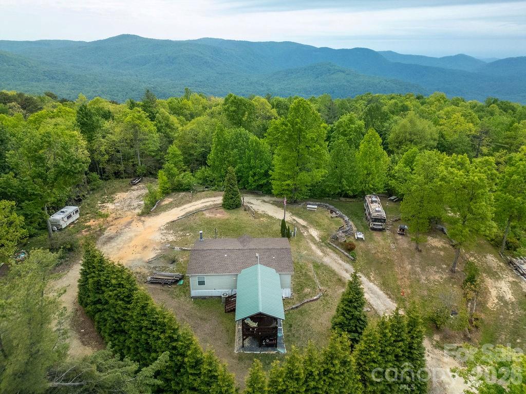 111 Wild Hog Creek Road — Rosman