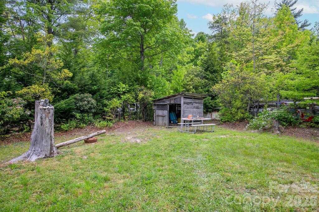 111 Wild Hog Creek Road — Rosman