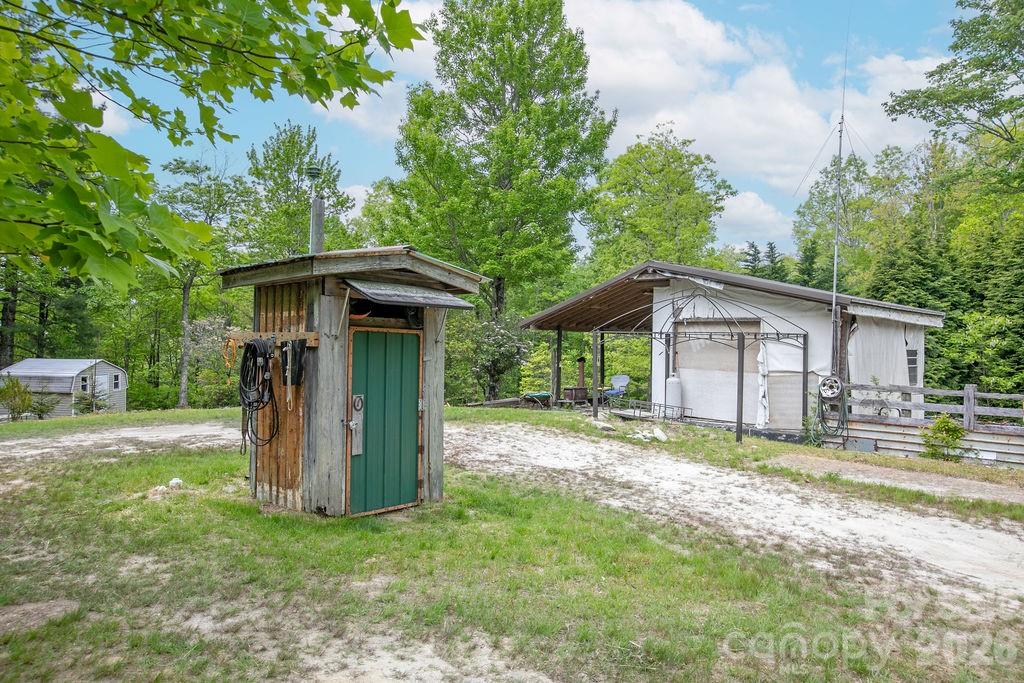 111 Wild Hog Creek Road — Rosman