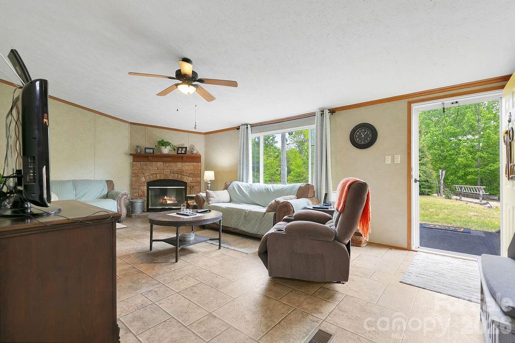 111 Wild Hog Creek Road — Rosman