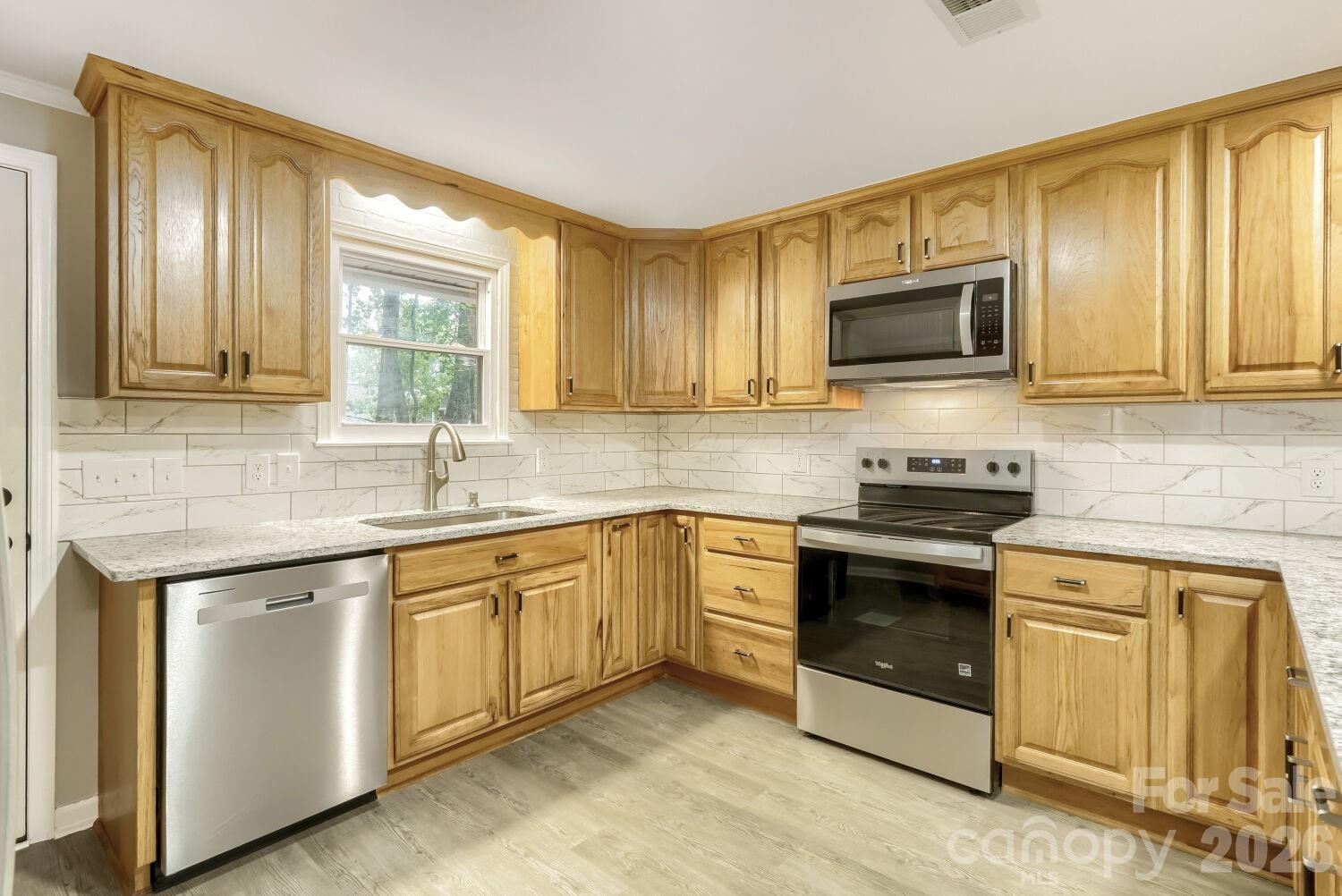 42640 Moonshine Drive — New London