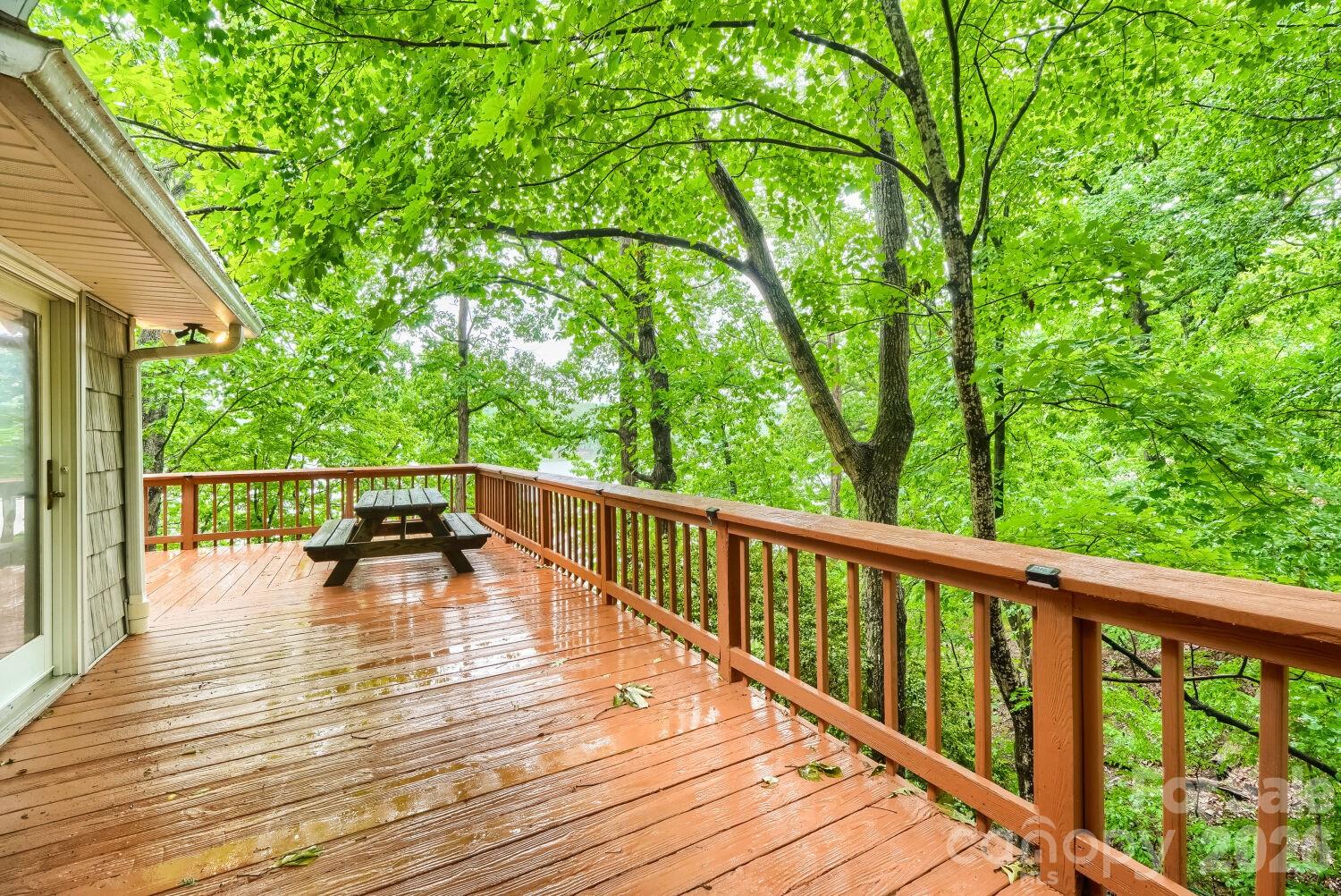 42640 Moonshine Drive — New London