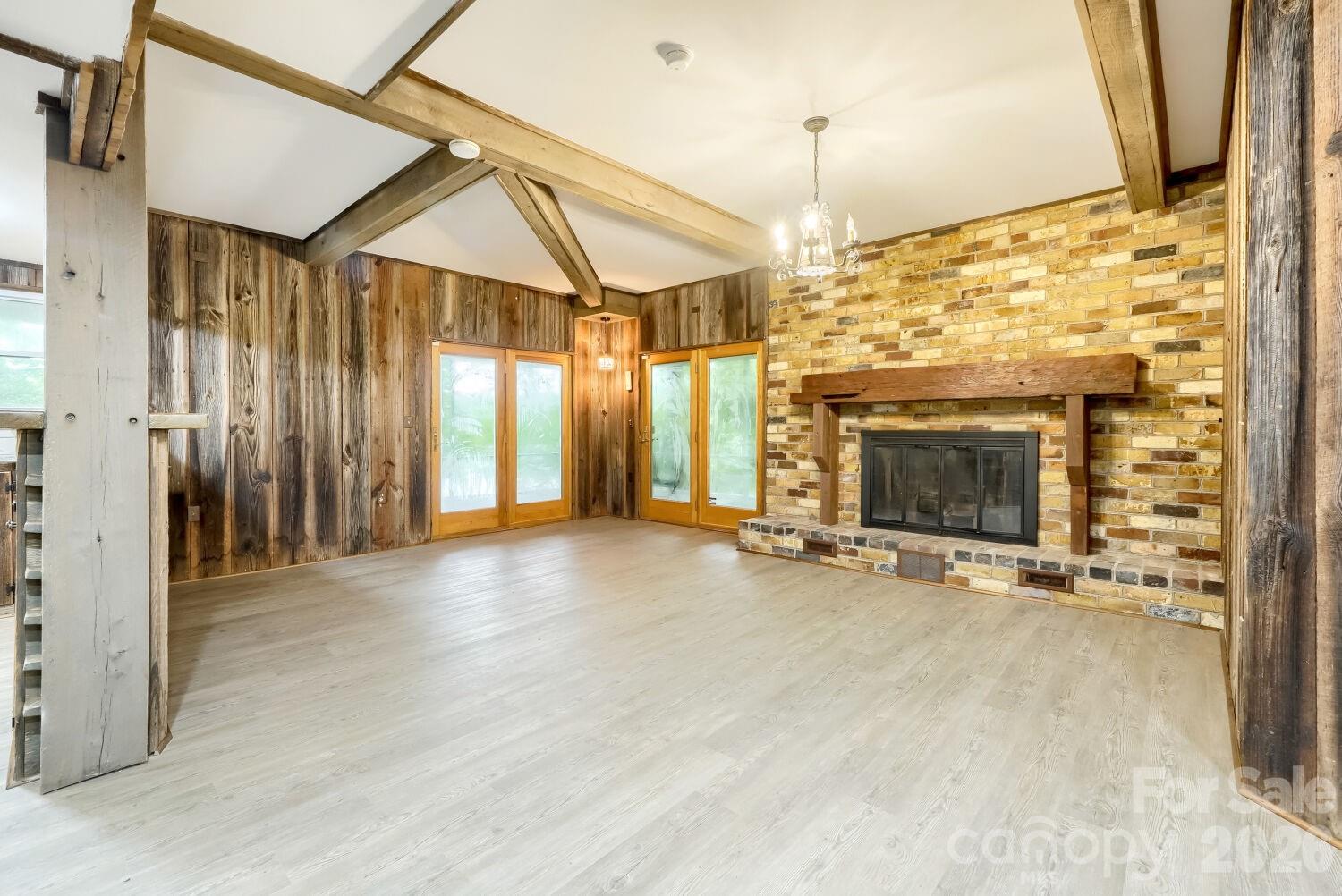 42640 Moonshine Drive — New London