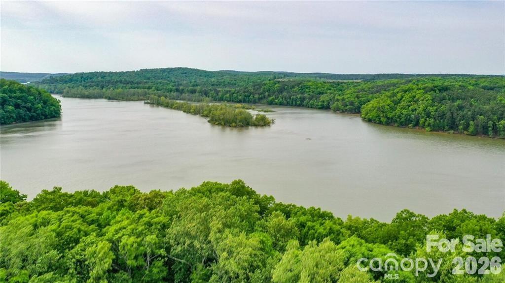 42640 Moonshine Drive — New London