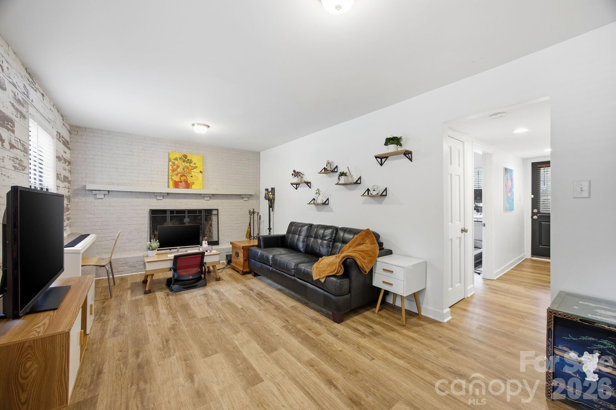 1325 Braeburn Road — Charlotte
