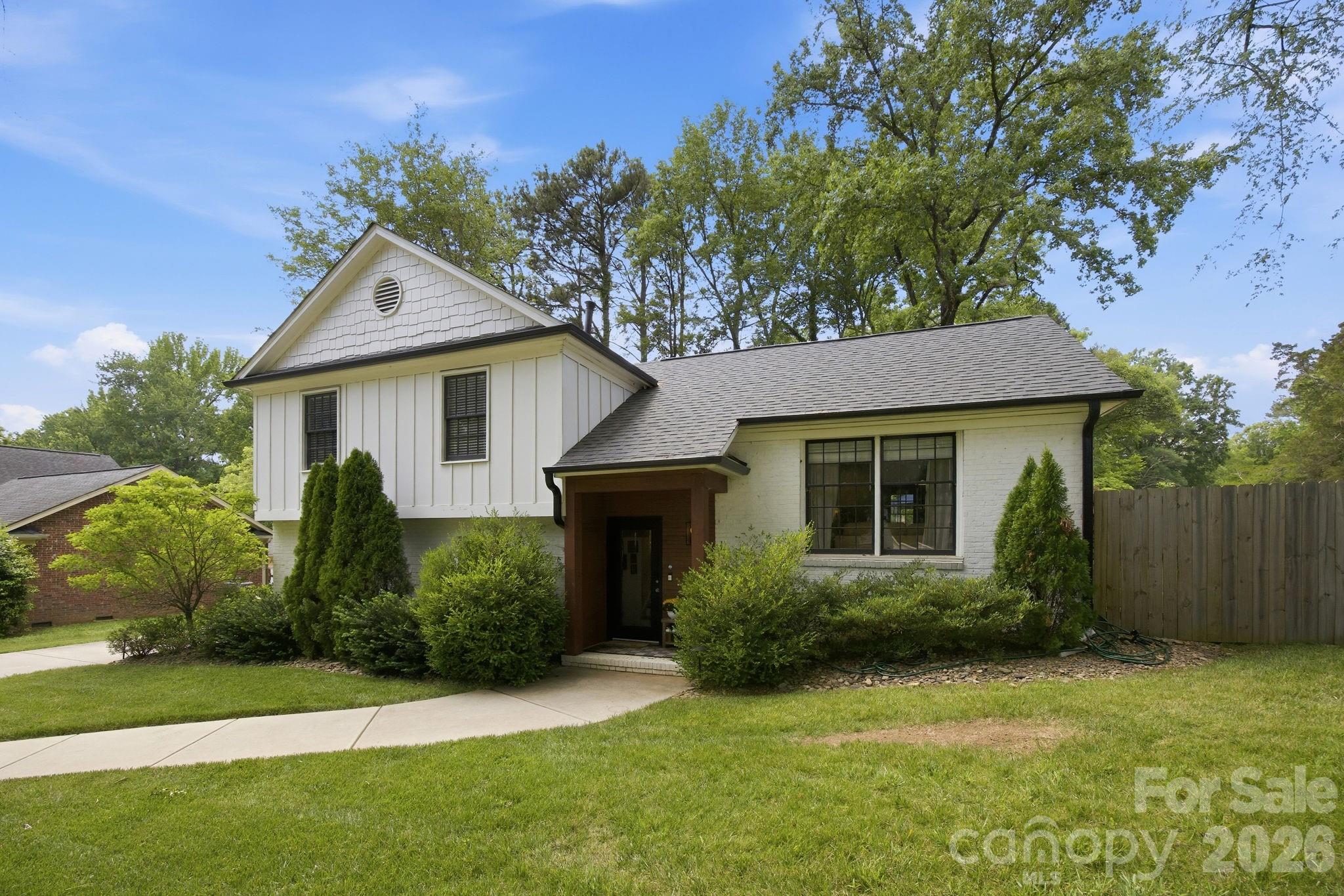 1325 Braeburn Road — Charlotte