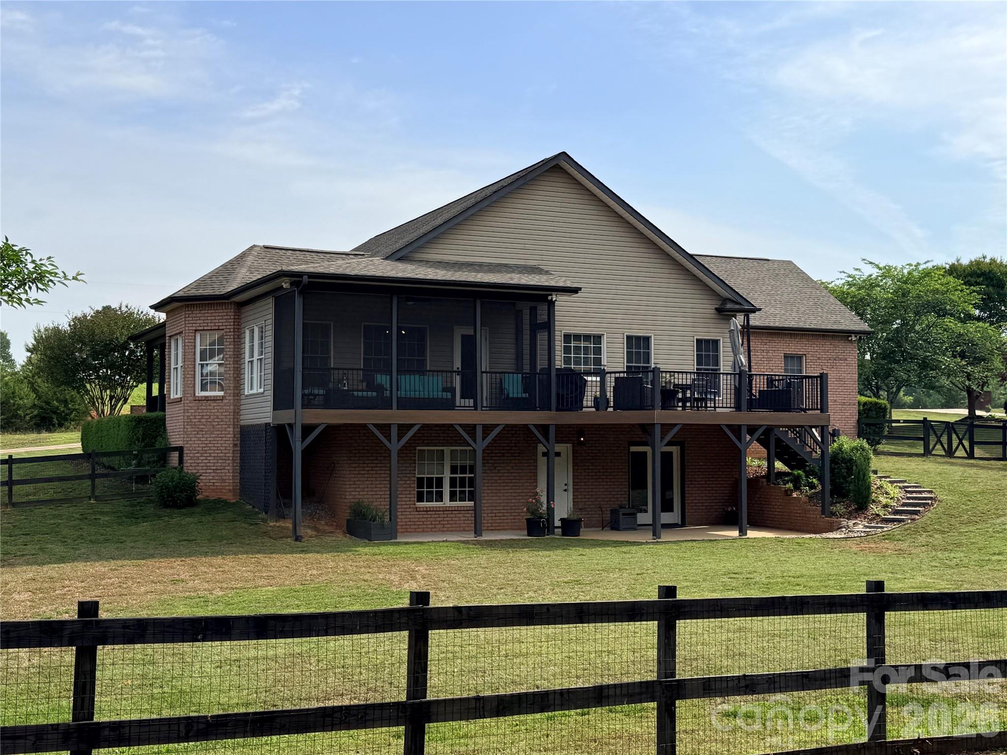 183 Burl Bridges Road — Forest City