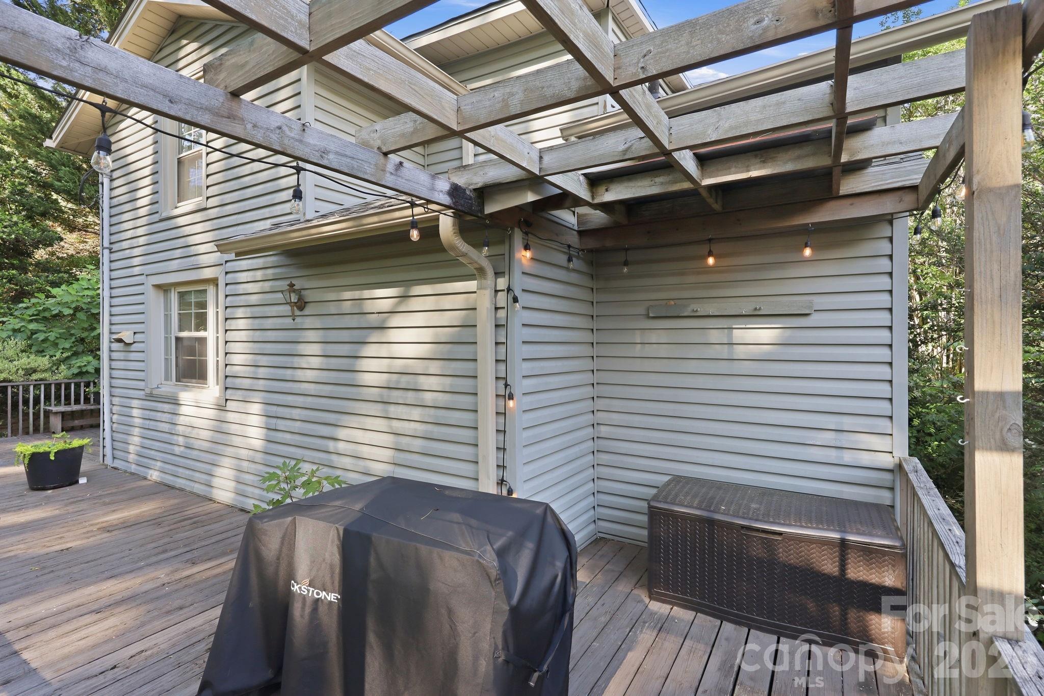 150 Pacolet Street — Tryon
