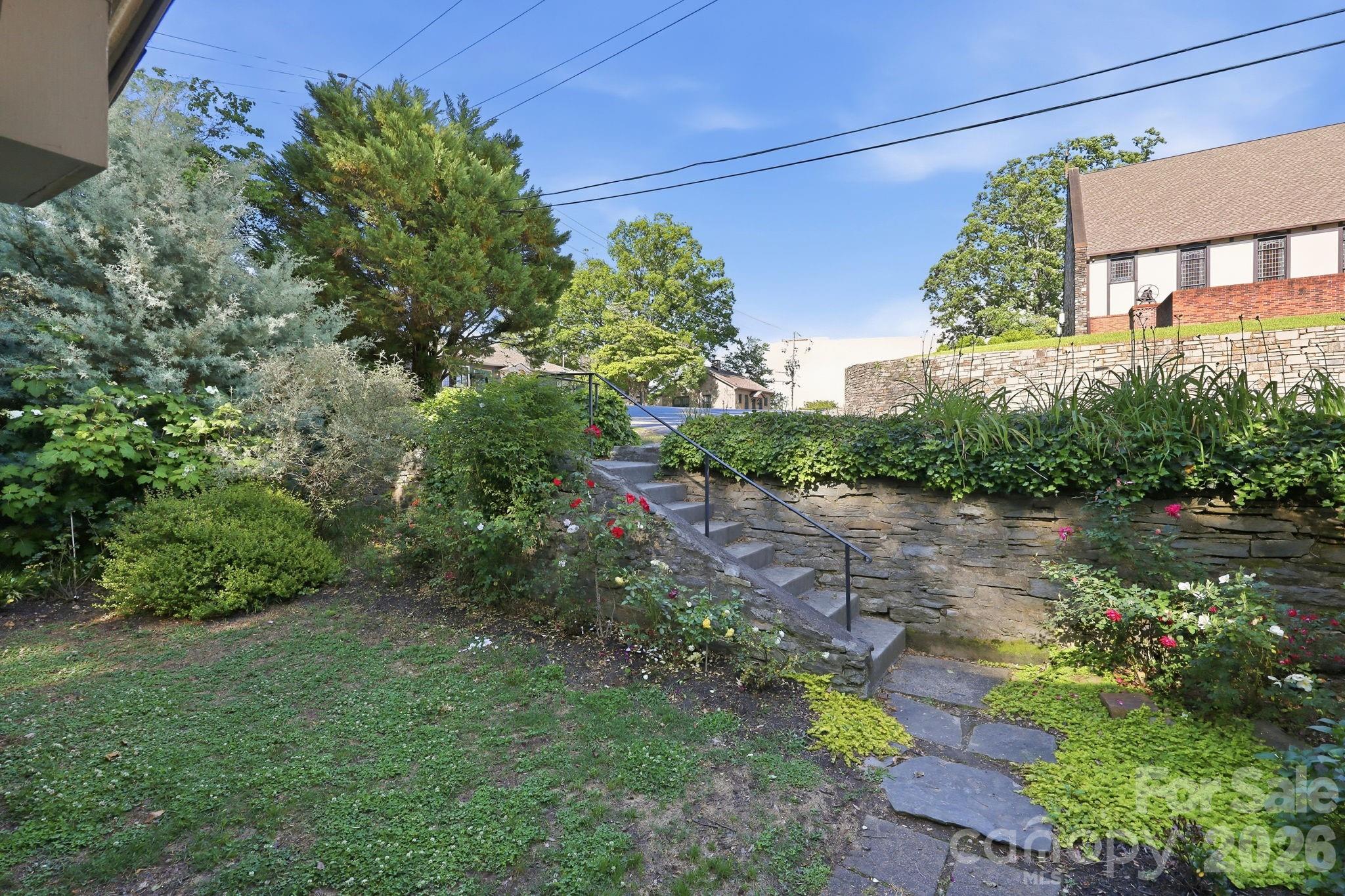 150 Pacolet Street — Tryon