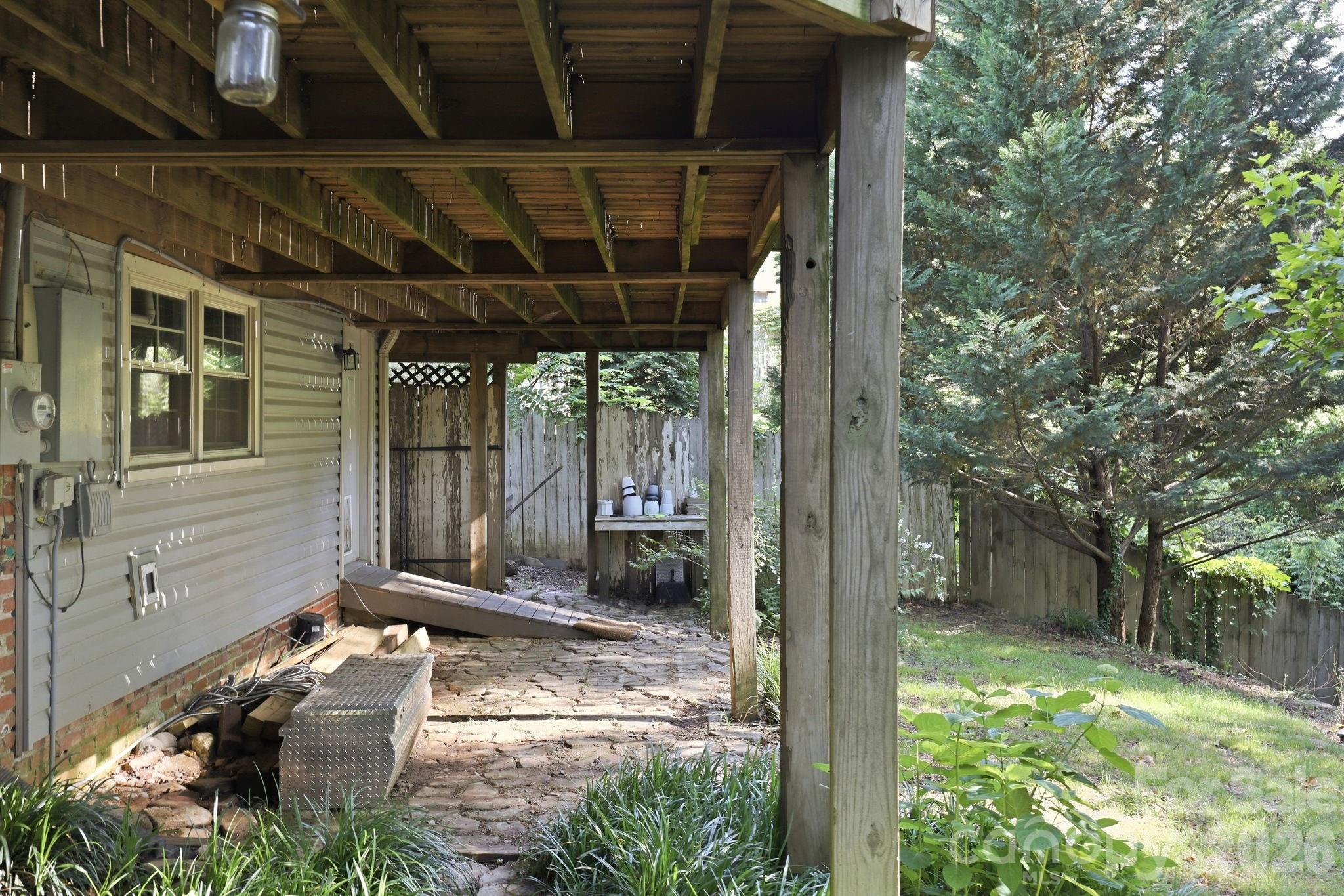 150 Pacolet Street — Tryon