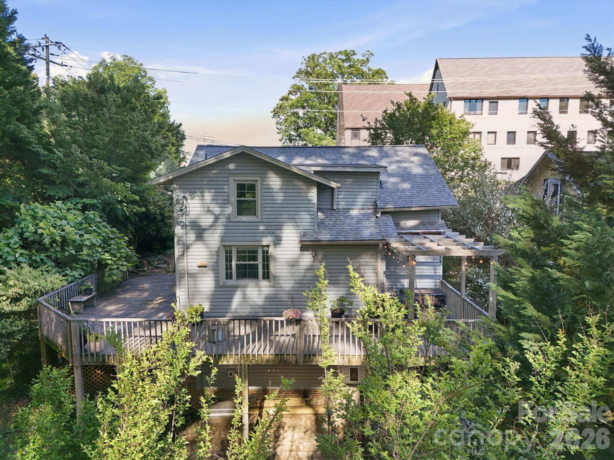 150 Pacolet Street — Tryon