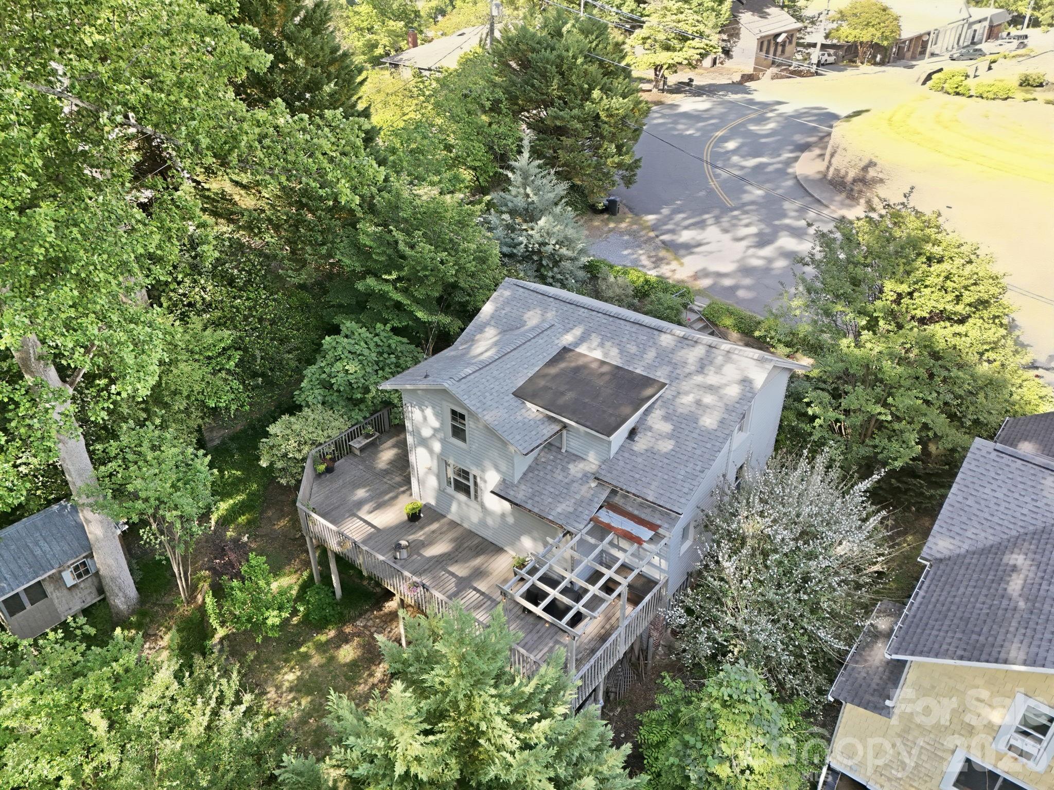 150 Pacolet Street — Tryon