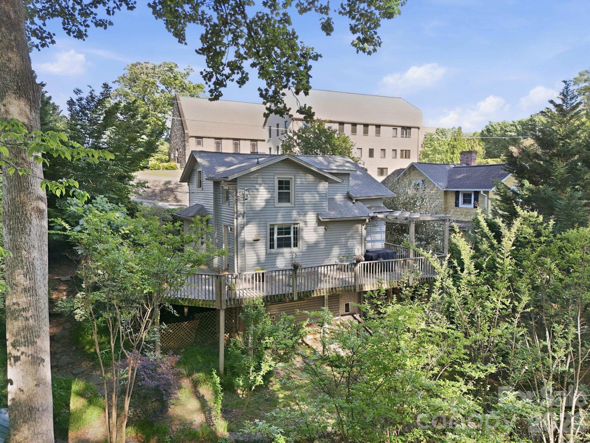 150 Pacolet Street — Tryon
