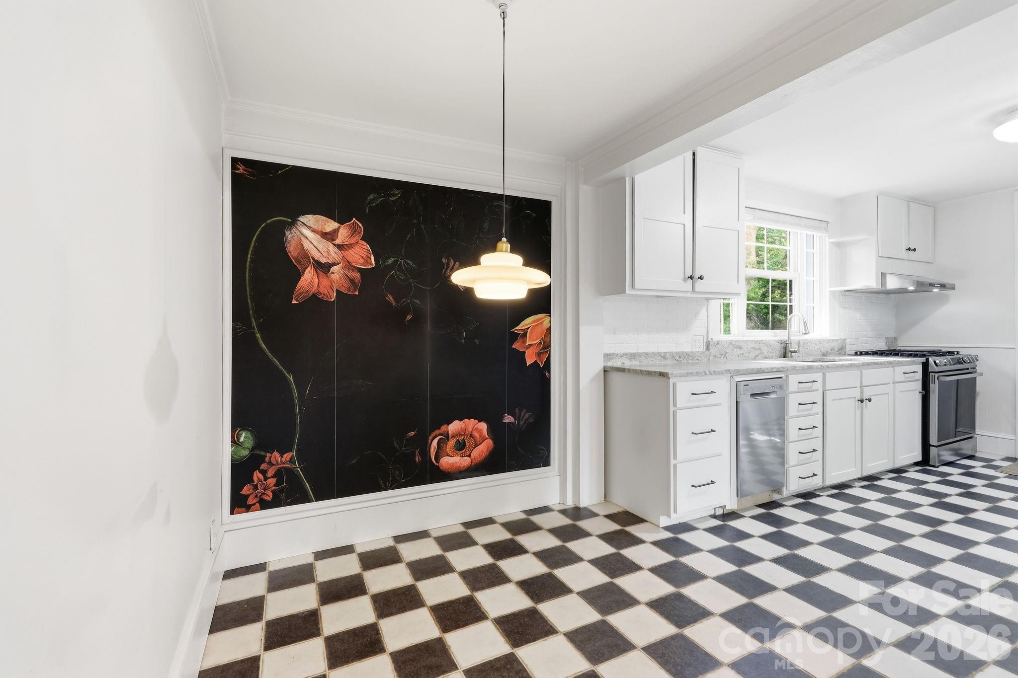 150 Pacolet Street — Tryon