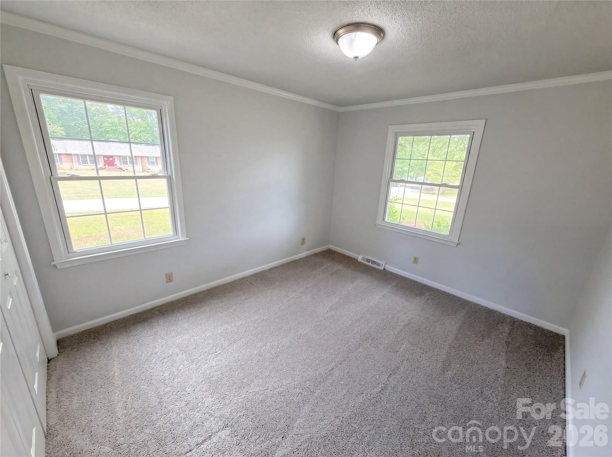 2077 Strafford Drive — Lancaster
